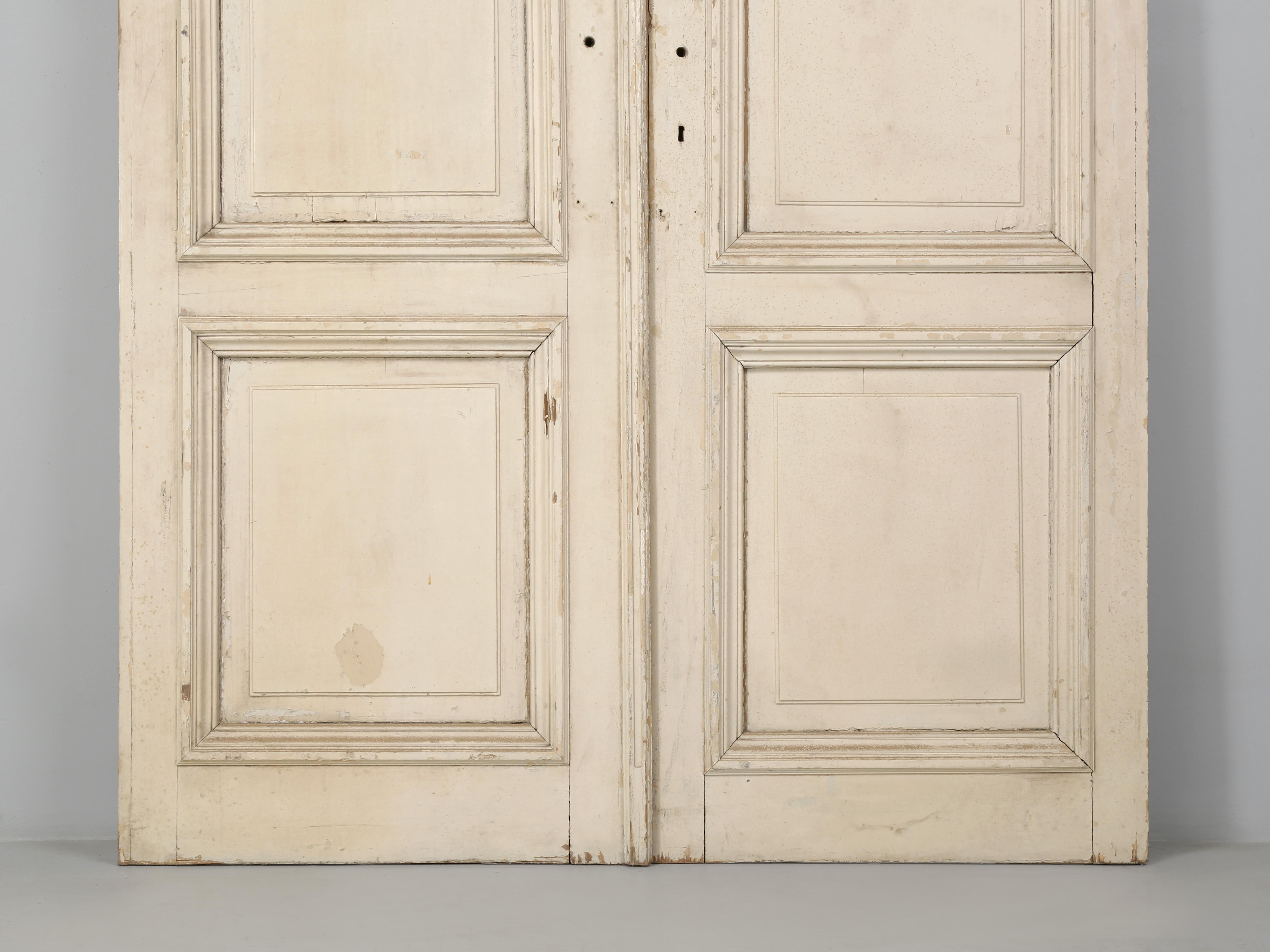 Huge 10' Tall Pair of Antique Country Französisch Türen aus der Provence circa 1800's im Angebot 13