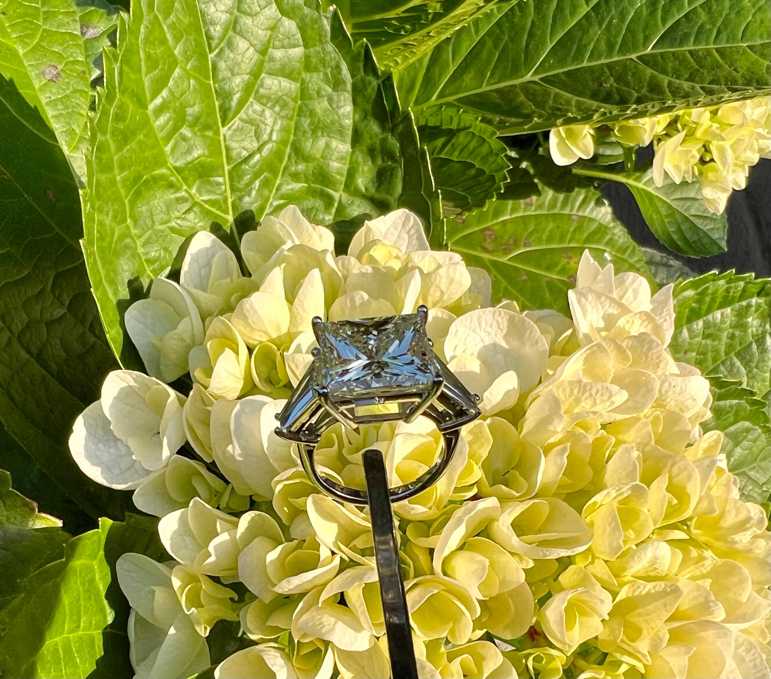 Contemporary Huge 11.11 Carat Princess Diamond Ring With 2.08 Carat Diamond Side Stones 