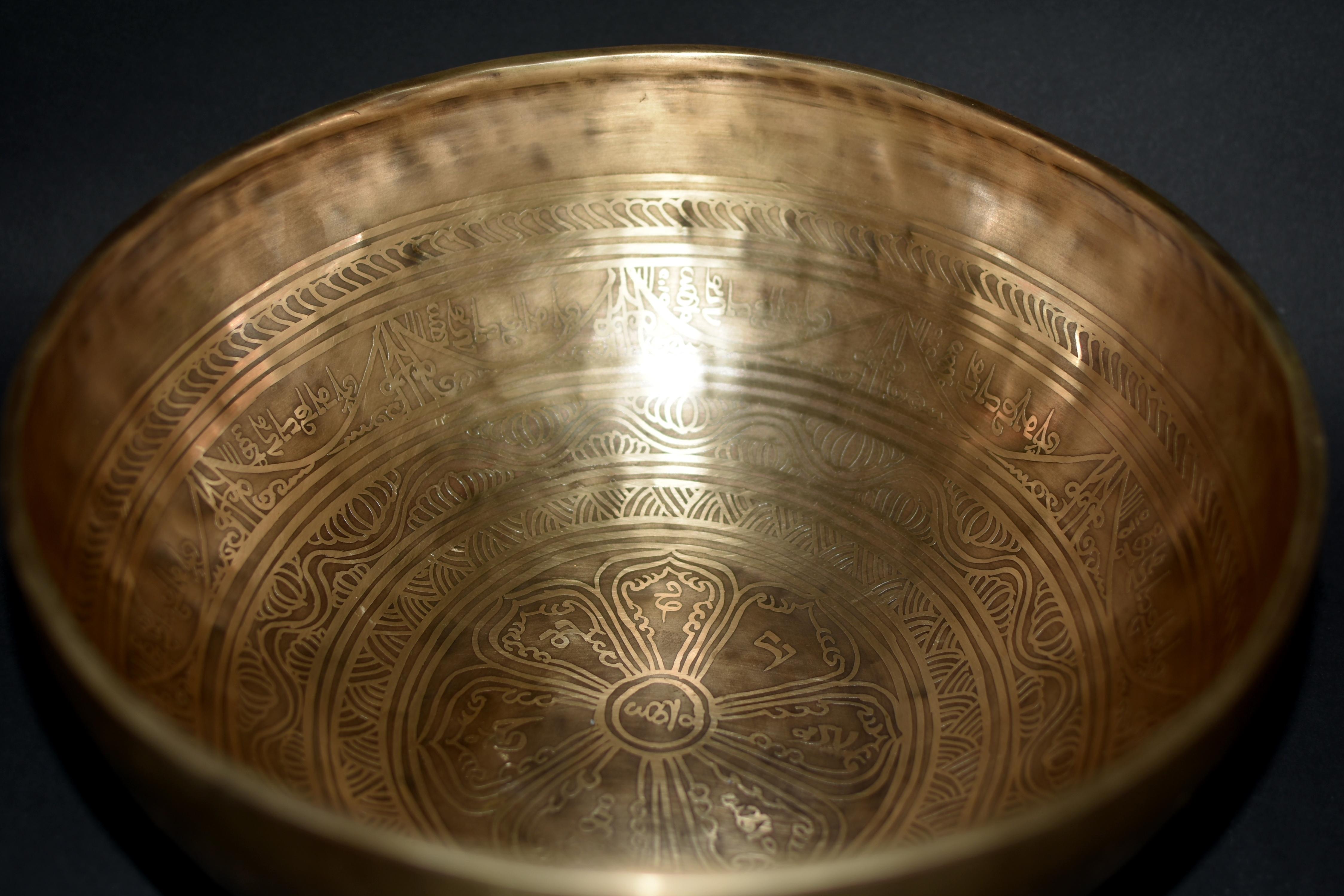Hand-Crafted Huge Tibetan Singing Bowl Garland Lotus 12