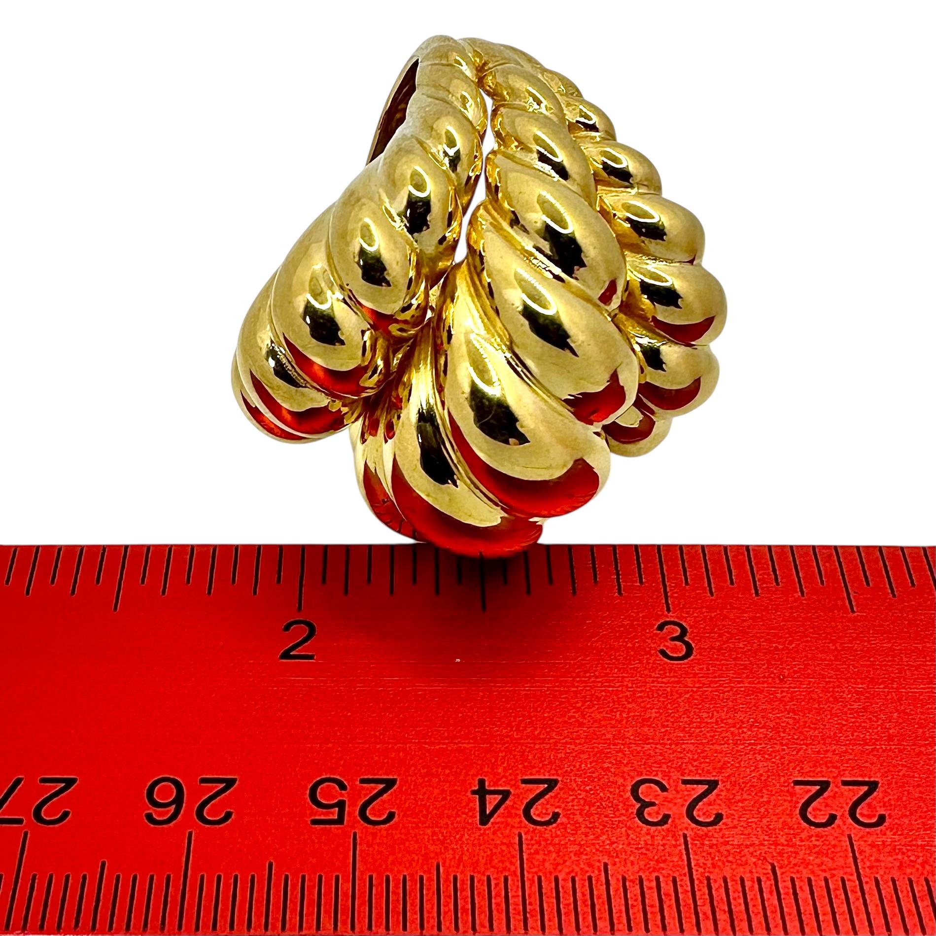 Enorme anello a cupola in oro giallo 14K con finitura lucida, a forma di corda ritorta in vendita 8