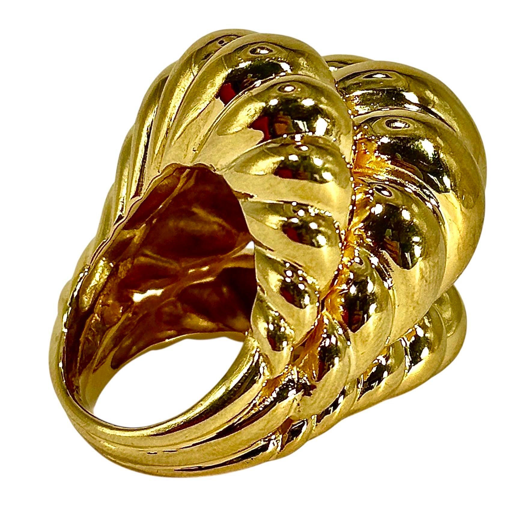 Enorme anello a cupola in oro giallo 14K con finitura lucida, a forma di corda ritorta in vendita 2