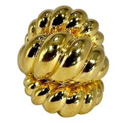 Enorme anello a cupola in oro giallo 14K con finitura lucida, a forma di corda ritorta