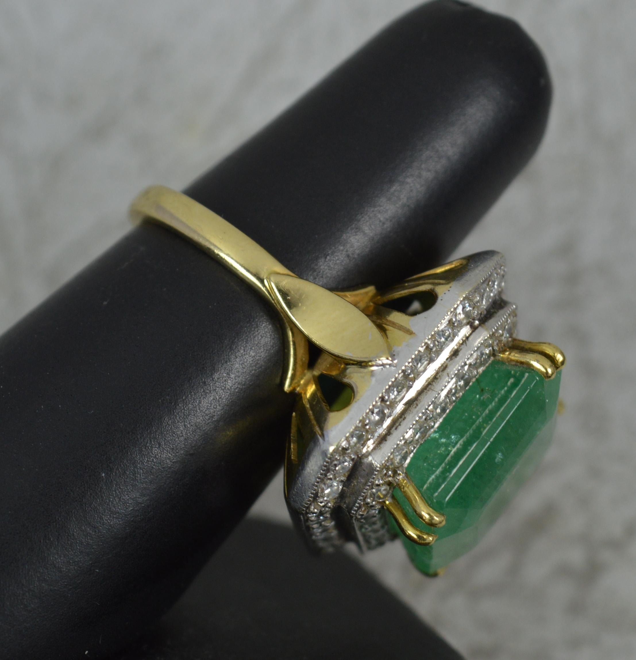Huge 15 Carat Emerald and 1Carat Diamond 18 Carat Gold Cluster Cocktail Ring For Sale 2
