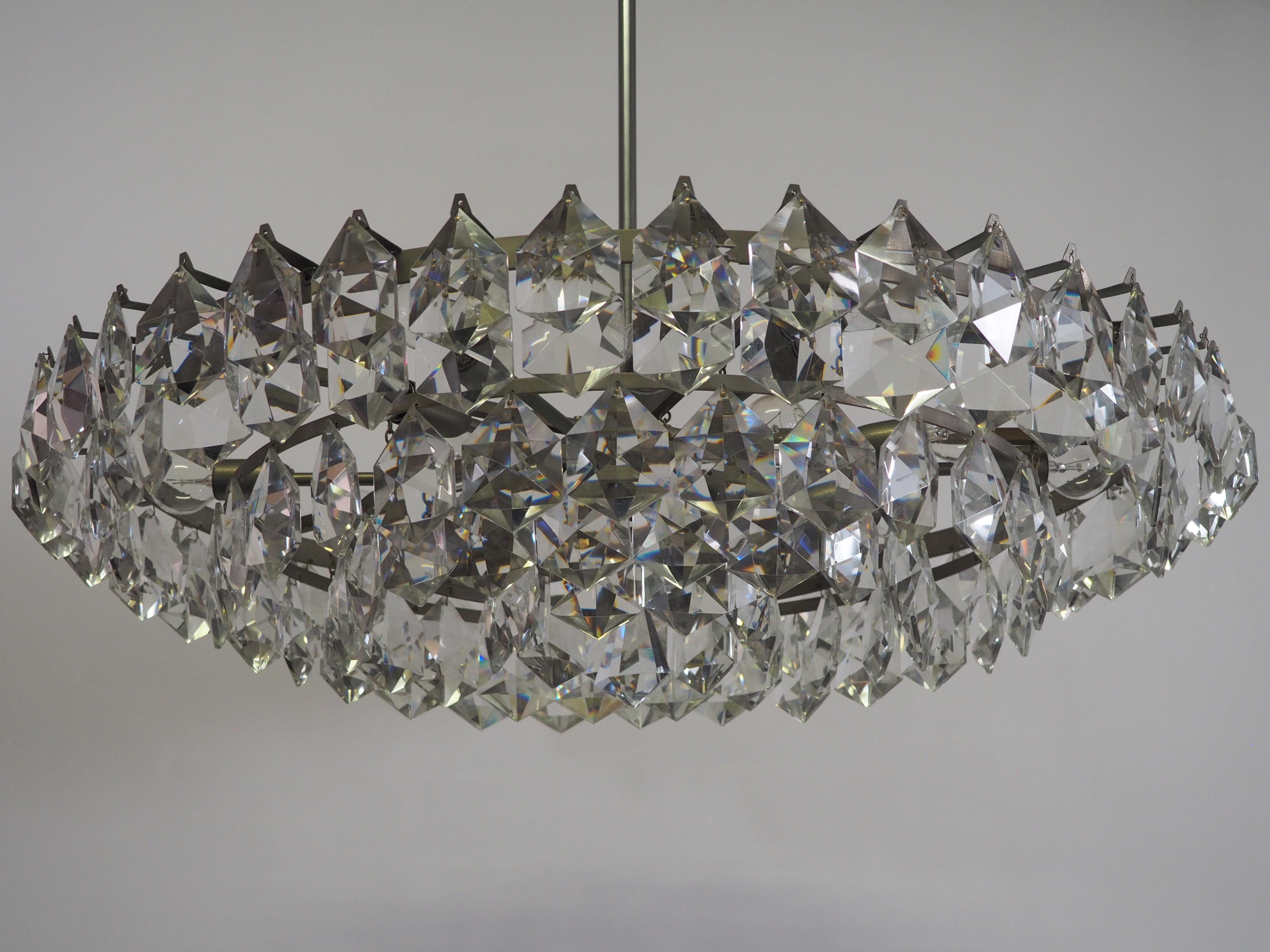 Mid-Century Modern Huge 15-Light Crystal Chandelier by Bakalowits & Sons, Vienna, circa 1960s For Sale