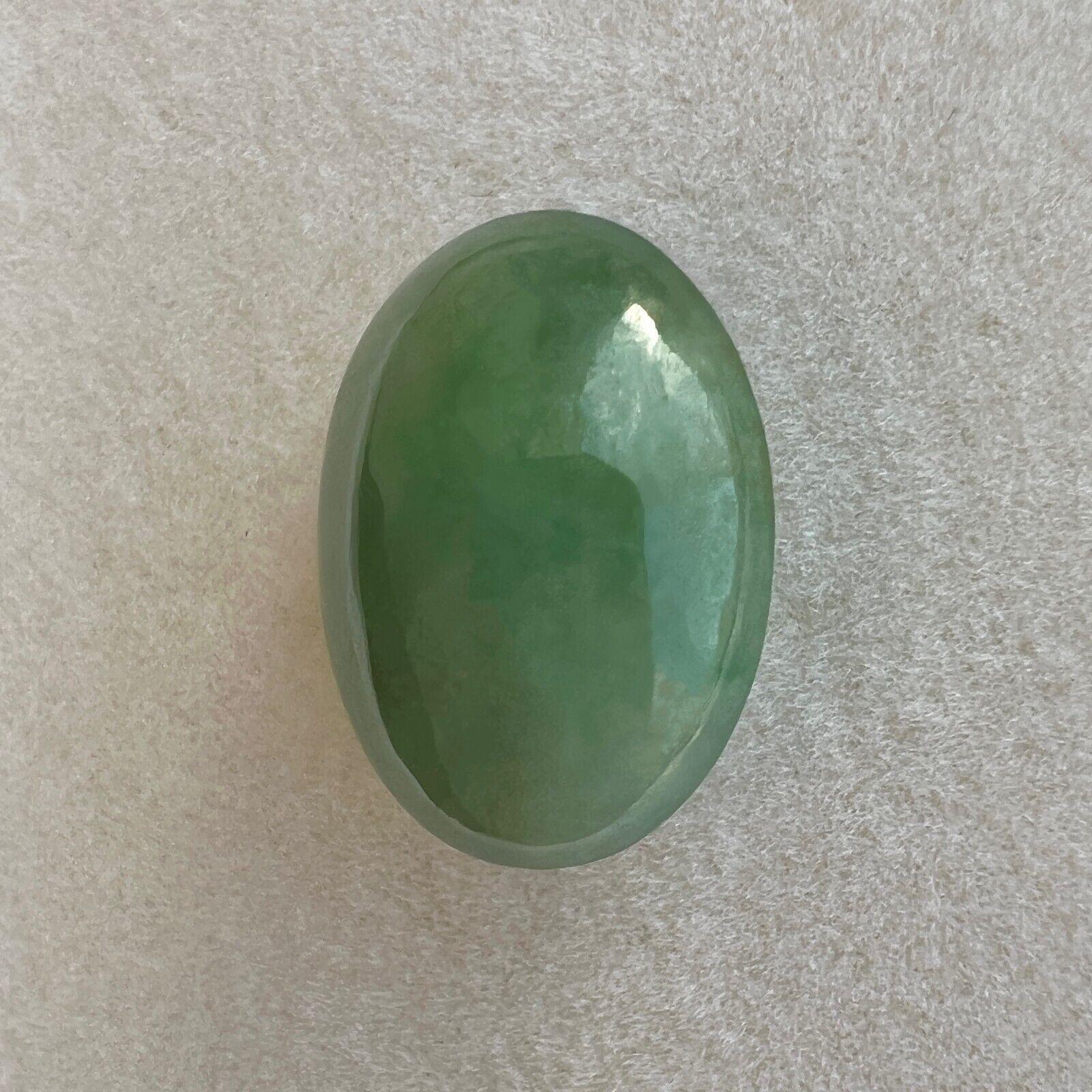 Énorme 17.57Ct GIA Certified Green Jade Jade 'A' Grade Oval Cabochon Rare Gem Unisexe en vente