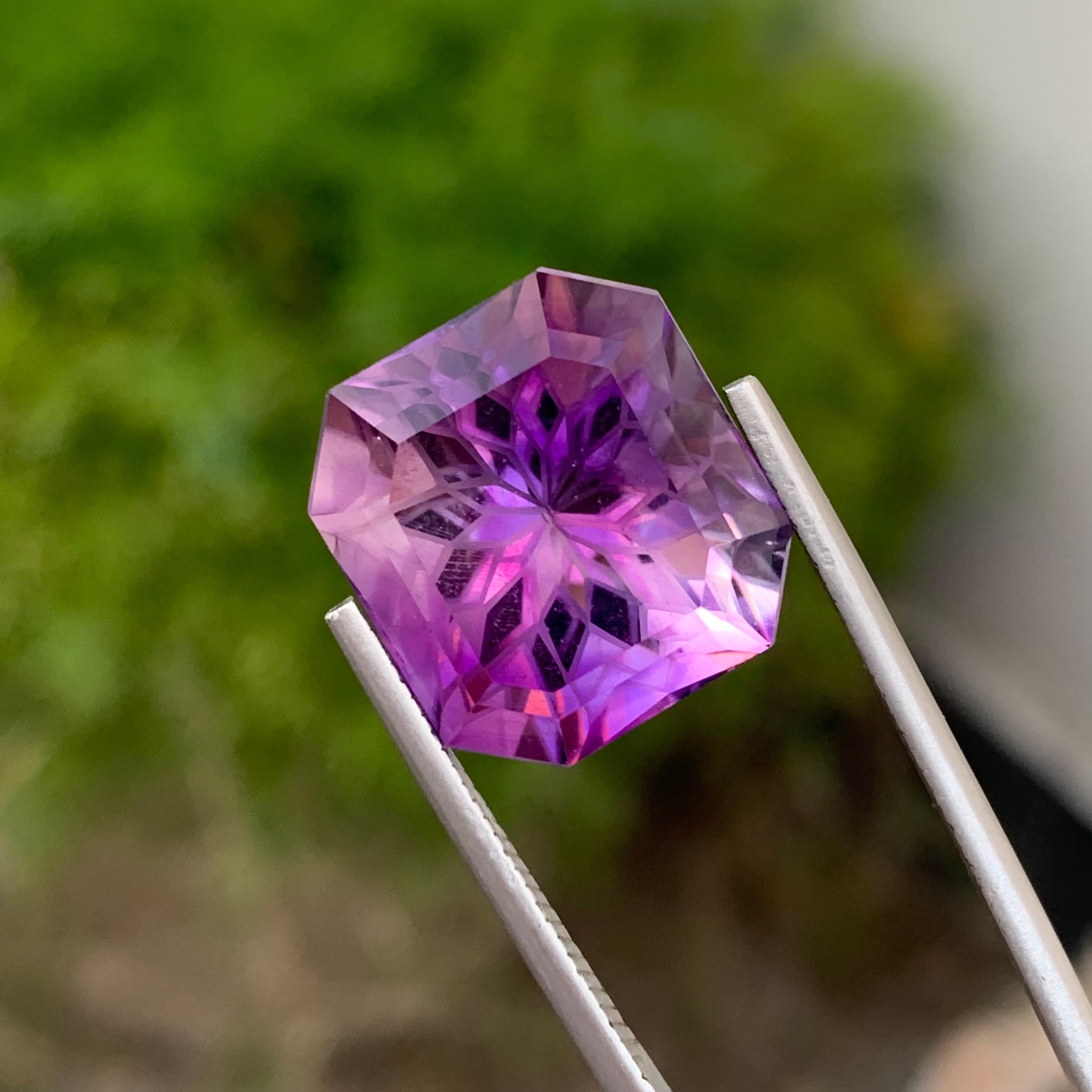 da uomo o donna Enorme gemma sfusa di ametista naturale da 18,60 carati con taglio a fiore per collana in vendita