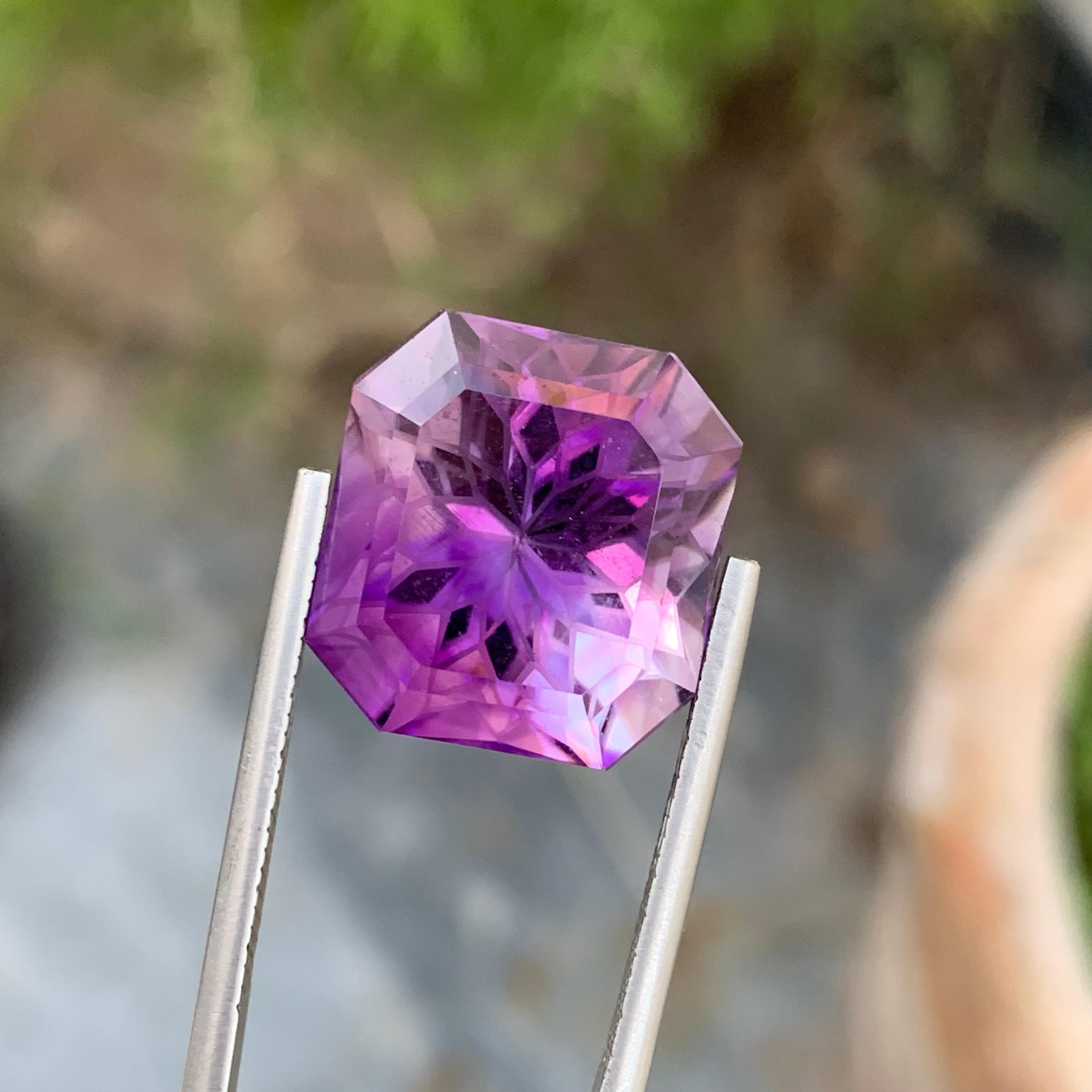 Enorme gemma sfusa di ametista naturale da 18,60 carati con taglio a fiore per collana in vendita 3