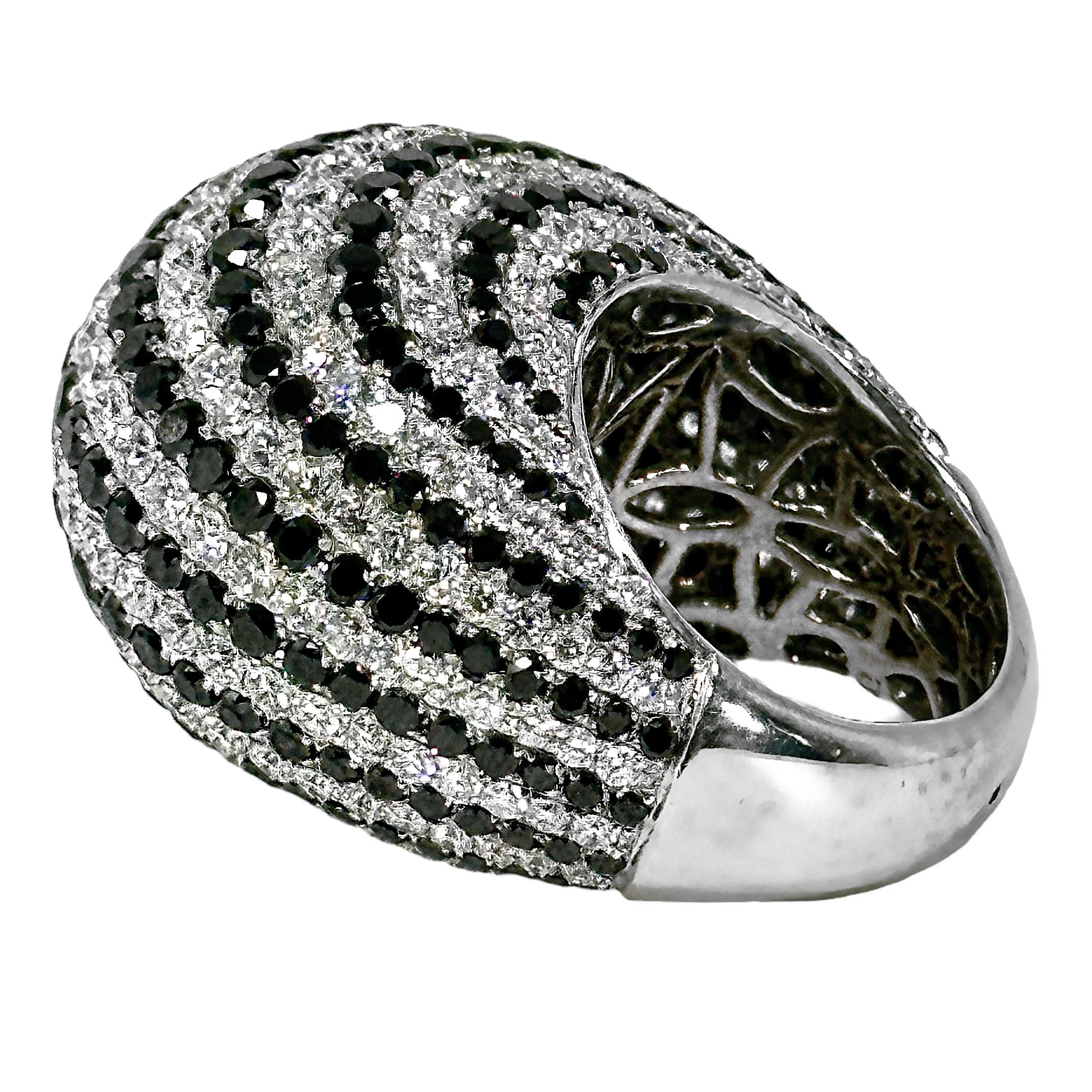 Huge 18K White Gold Dome Ring with apprx. 17cts of Black & White Diamond Stripes In Good Condition For Sale In Palm Beach, FL
