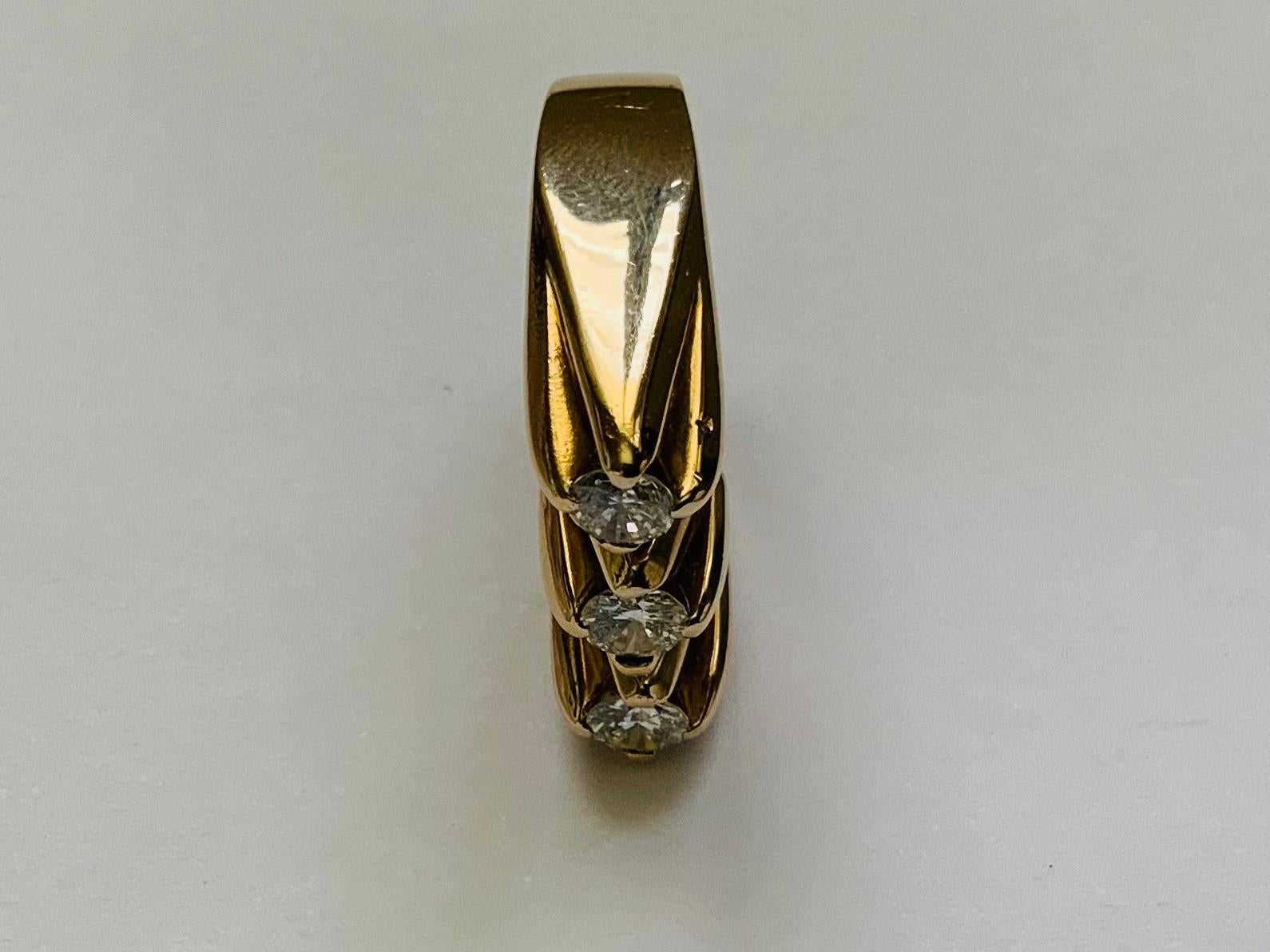 Round Cut Huge 18K Yellow Gold Diamonds Men Ring For Sale