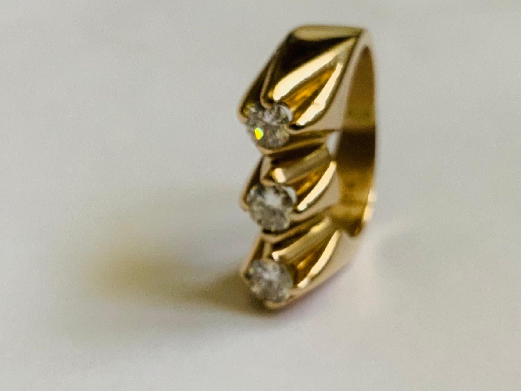 Huge 18K Yellow Gold Diamonds Men Ring In Good Condition For Sale In Guaynabo, PR