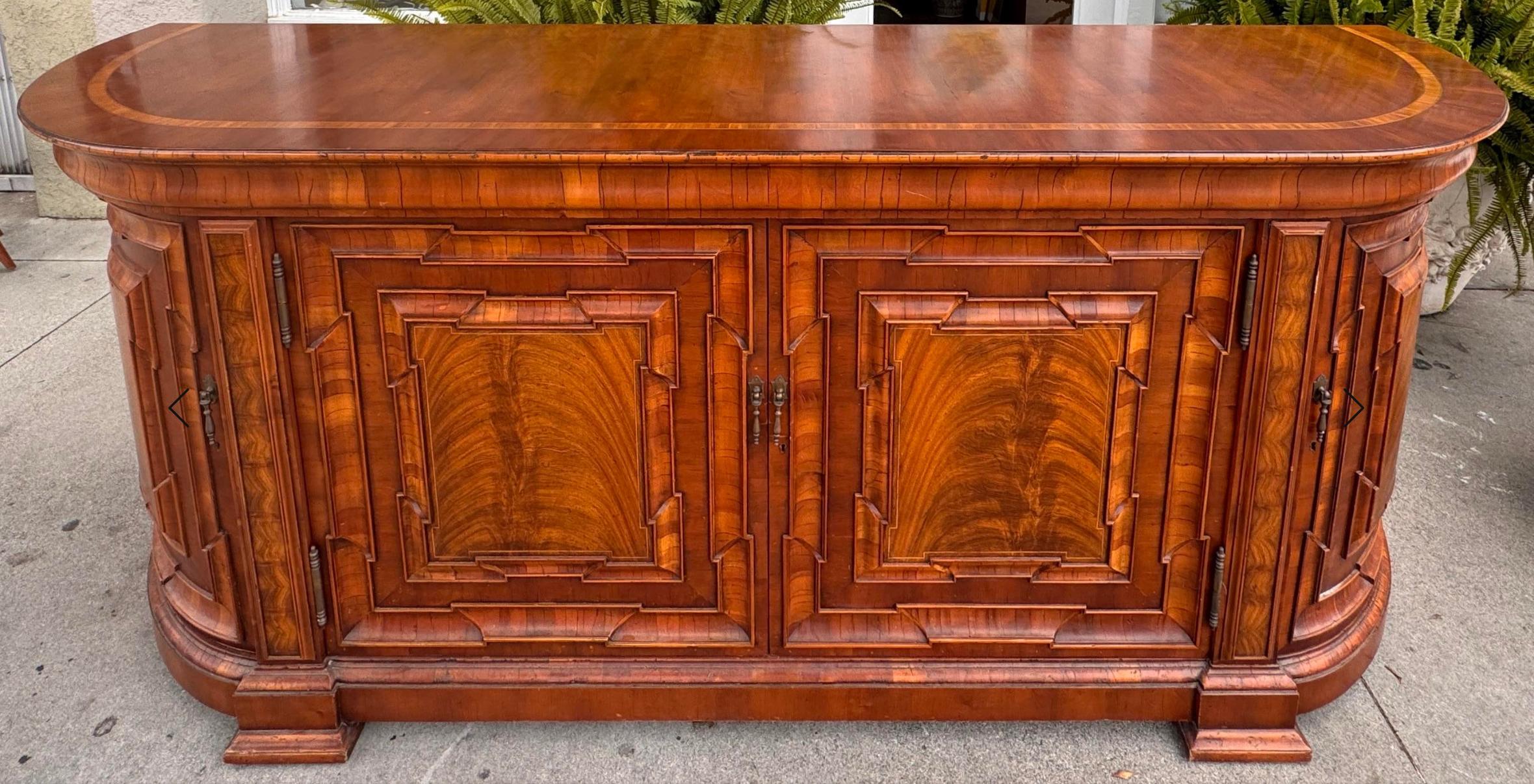 Grande crédence Alfonso Marina Ebanista de style 18ème siècle San Migel en vente 1