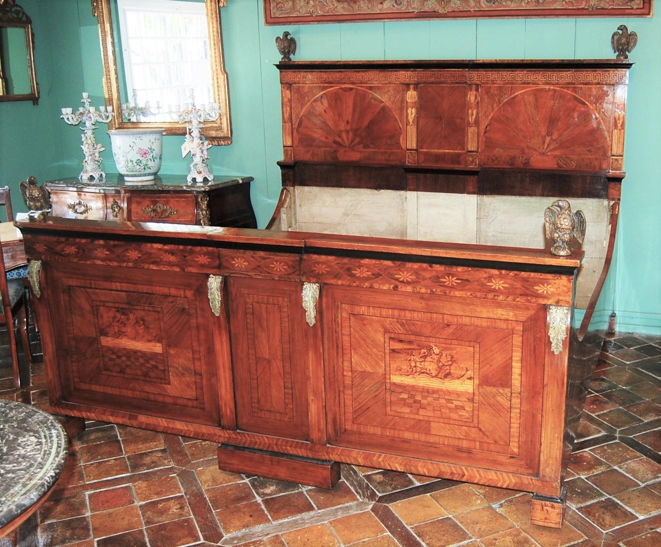Huge 18th C. Venetian Larger Then California King Bed Crest Finials Panel Board en vente 2