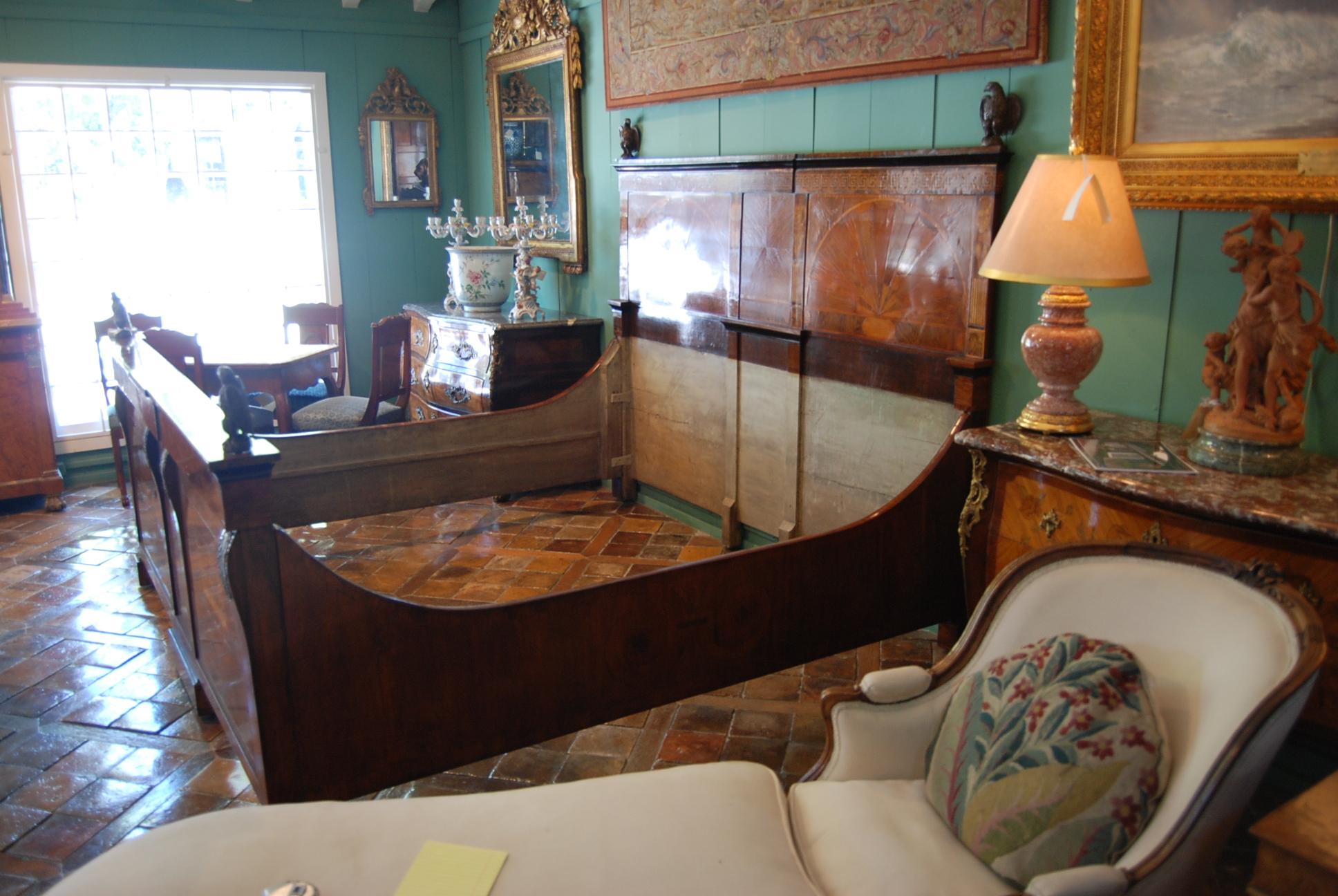 Huge 18th C. Venetian Larger Then California King Bed Crest Finials Panel Board en vente 4