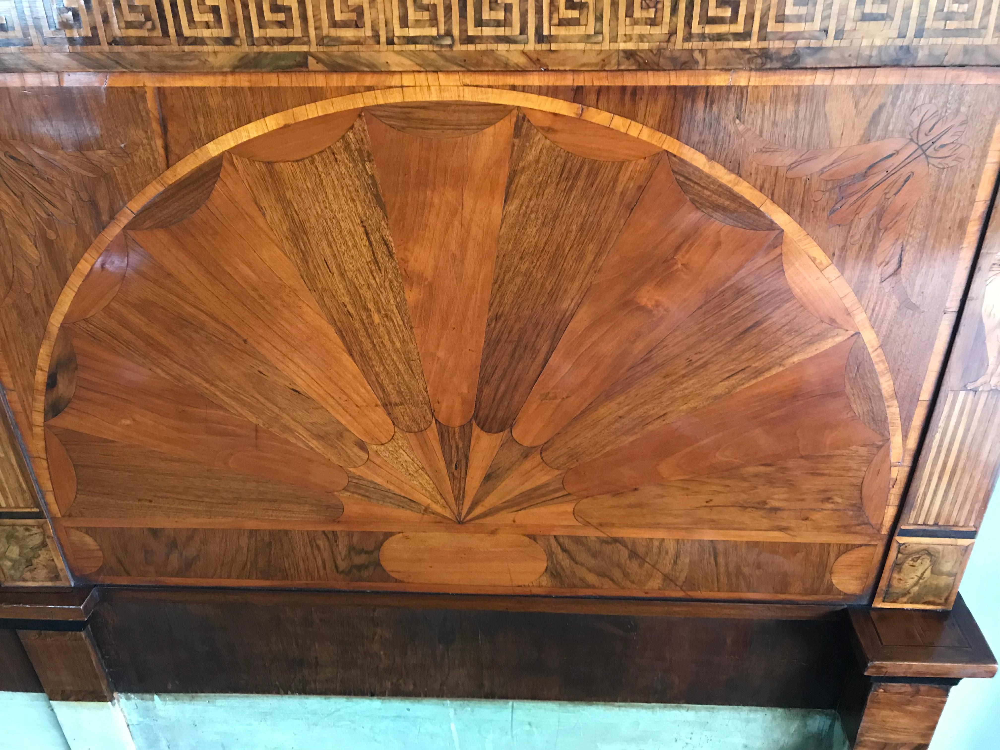 Huge 18th C. Venetian Larger Then California King Bed Crest Finials Panel Board en vente 1