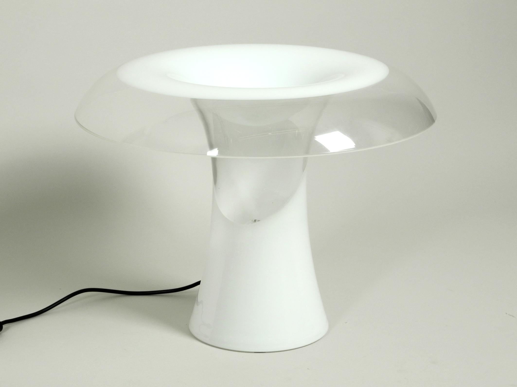 Riesige zweiteilige italienische Pilz-Tischlampe aus Muranoglas von Vistosi aus den 1960er Jahren (Space Age) im Angebot