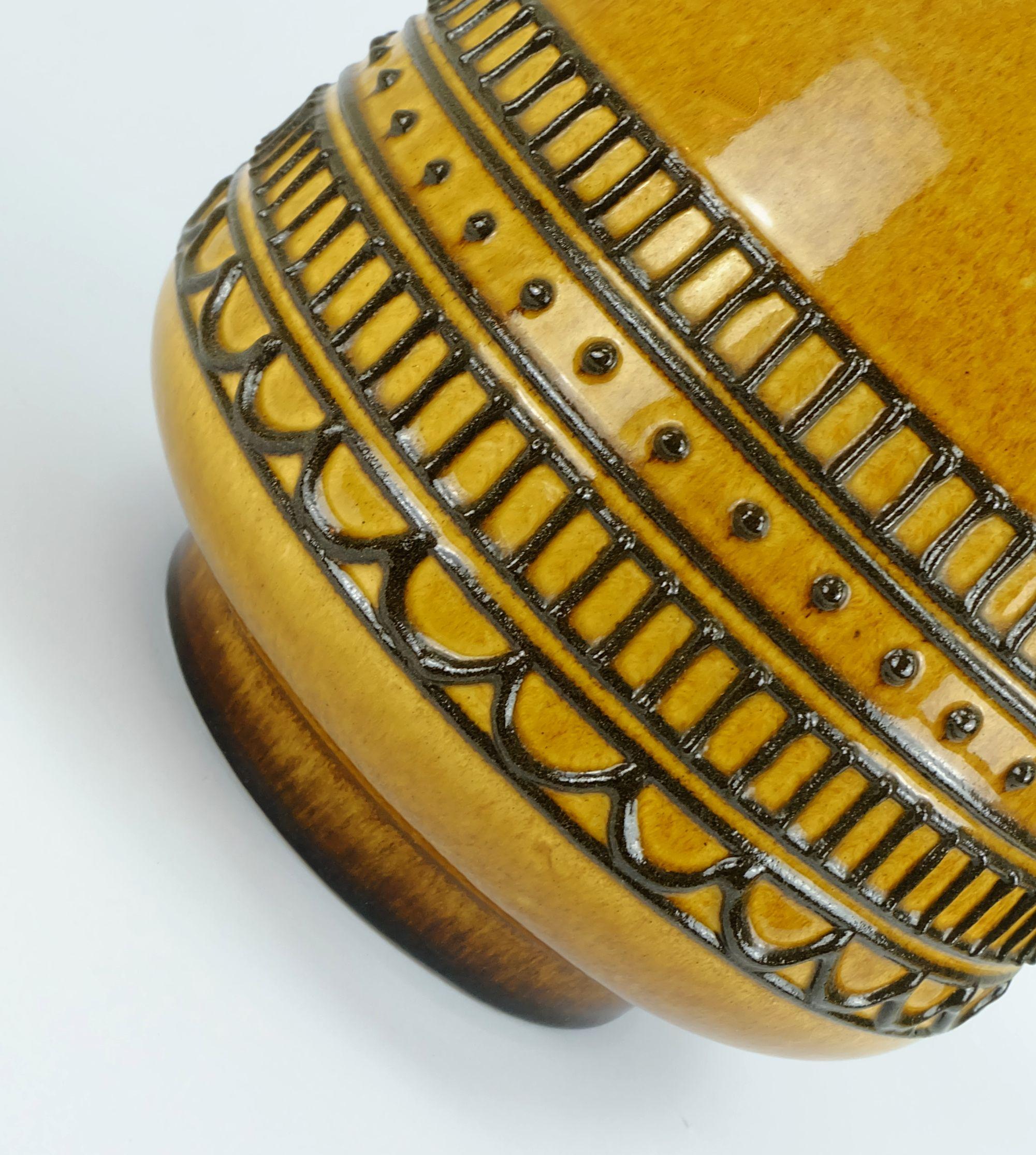 énorme VASE pichet des années 1960 modèle 88 35 ambre et brown avec motif abstrait noir Bon état - En vente à Mannheim, DE