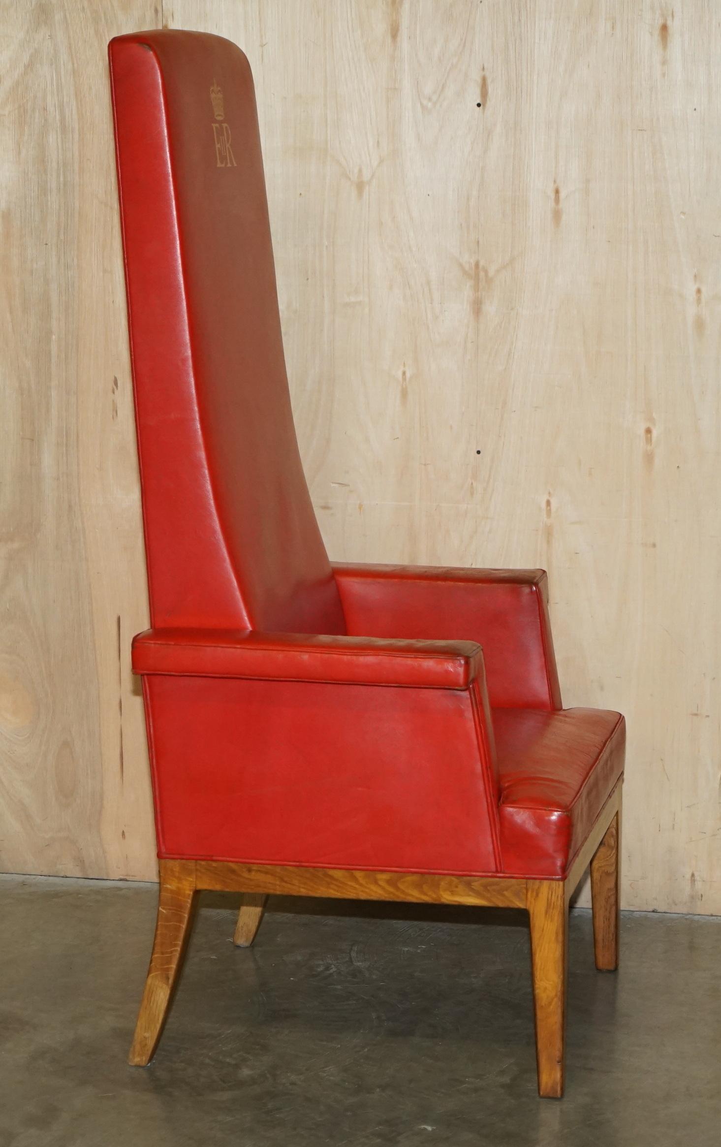 HUGE 1968 QUEEN ELIZABETH II HIGH BACK SESSIONS HOUSE JUDGES LEATHER ARMCHAiR 3