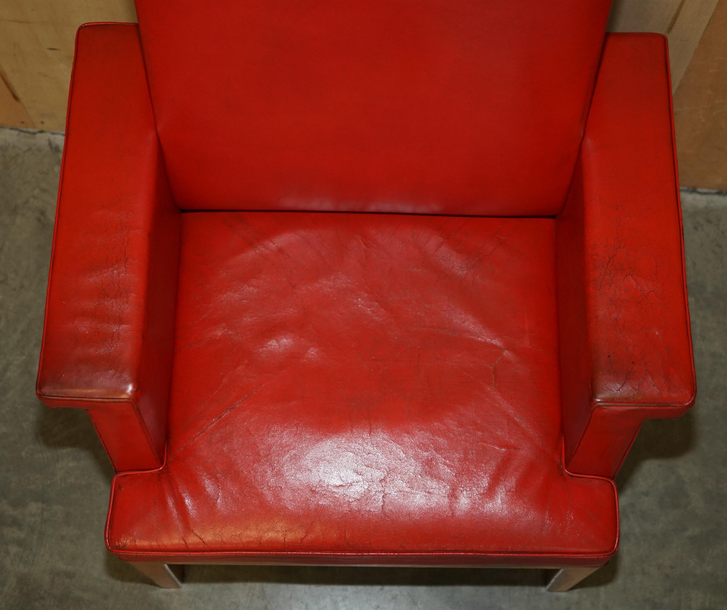 Hand-Crafted HUGE 1968 QUEEN ELIZABETH II HIGH BACK SESSIONS HOUSE JUDGES LEATHER ARMCHAiR