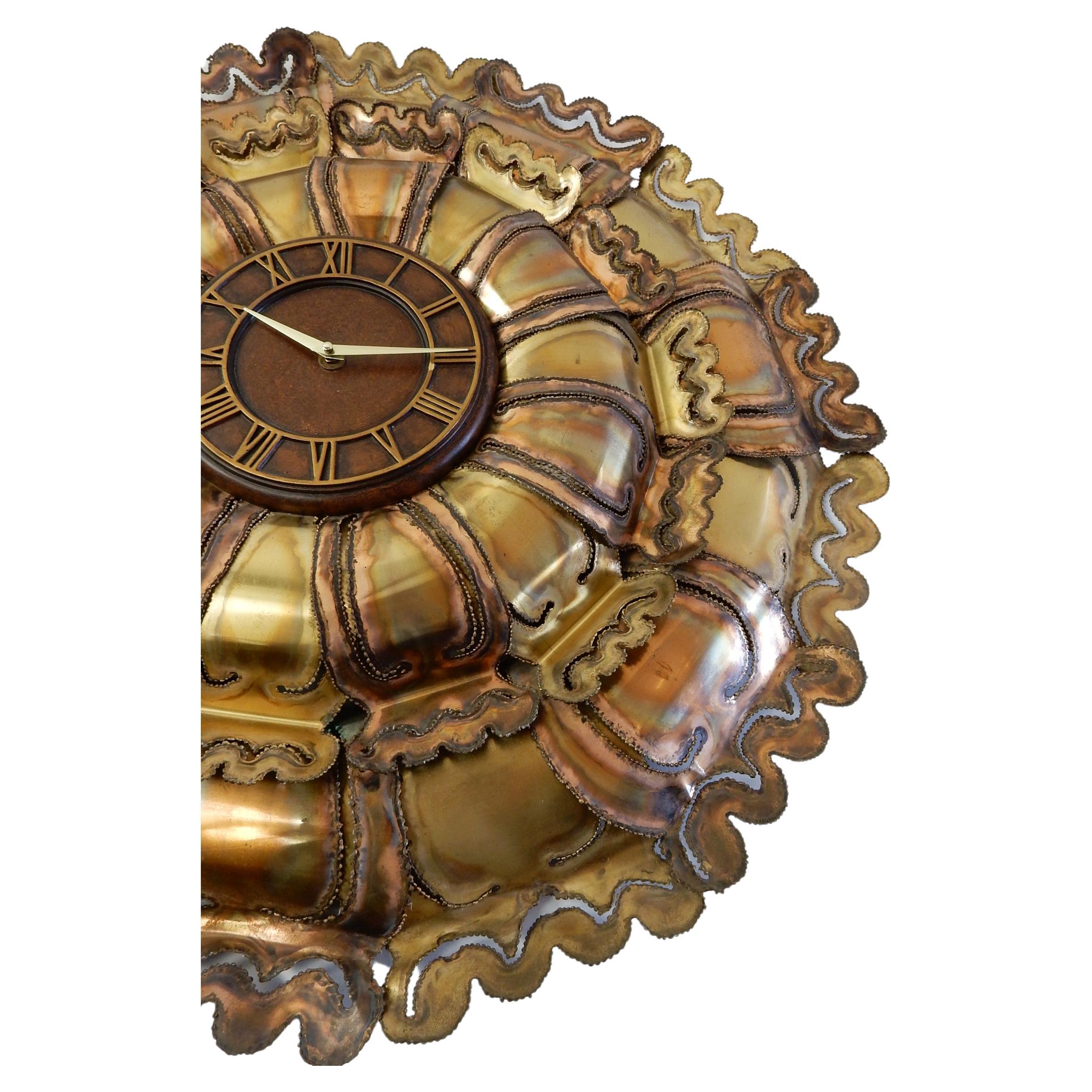 Mid-Century Modern Huge 1970s Brutalist Brass and Copper Sunburst Sculpture Clock For Sale