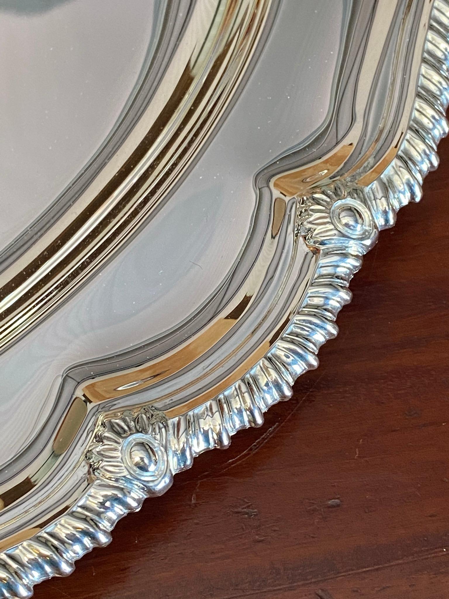 Enorme bandeja de plata de ley Asprey London de 1971 totalmente restaurada de 2,3 kg de grosor en venta 3