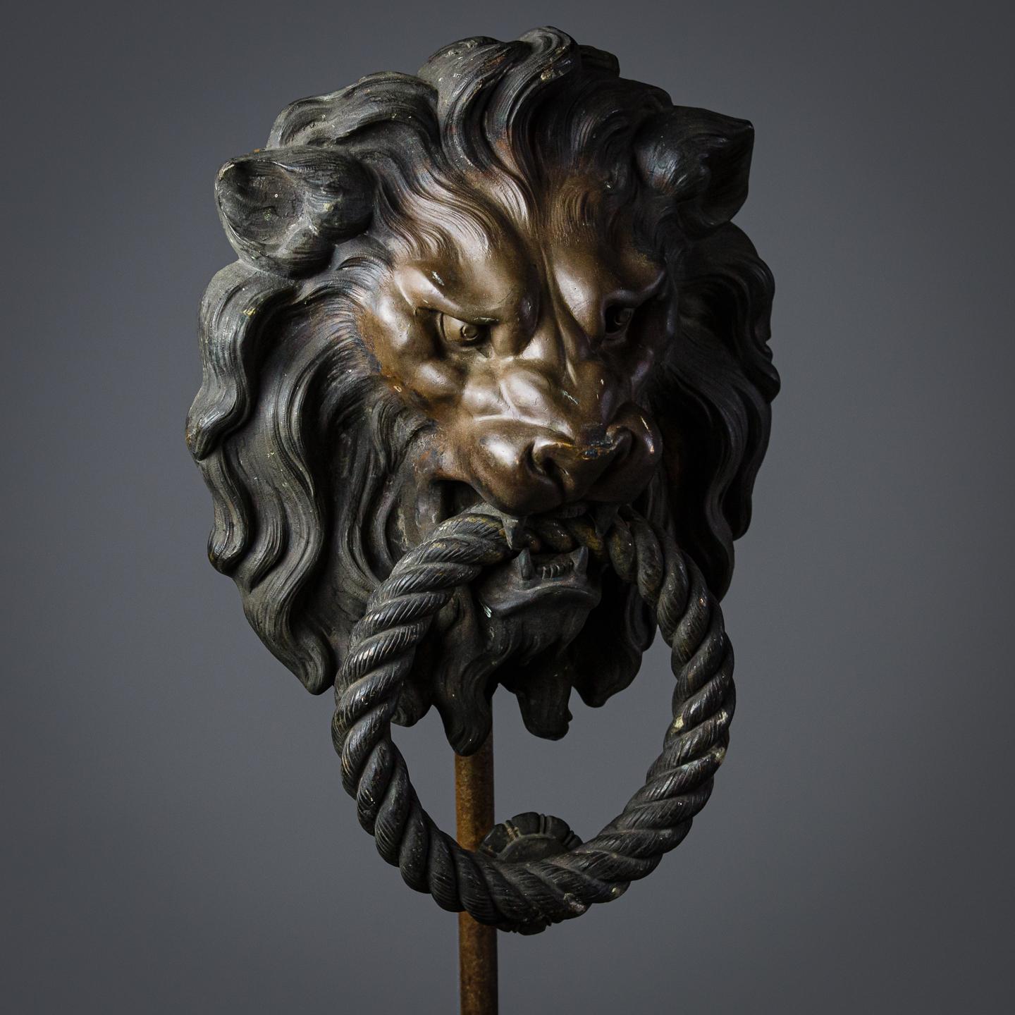 Huge 19th Century Bronze Lion Mask Chateau Door Knocker In Good Condition In Pease pottage, West Sussex