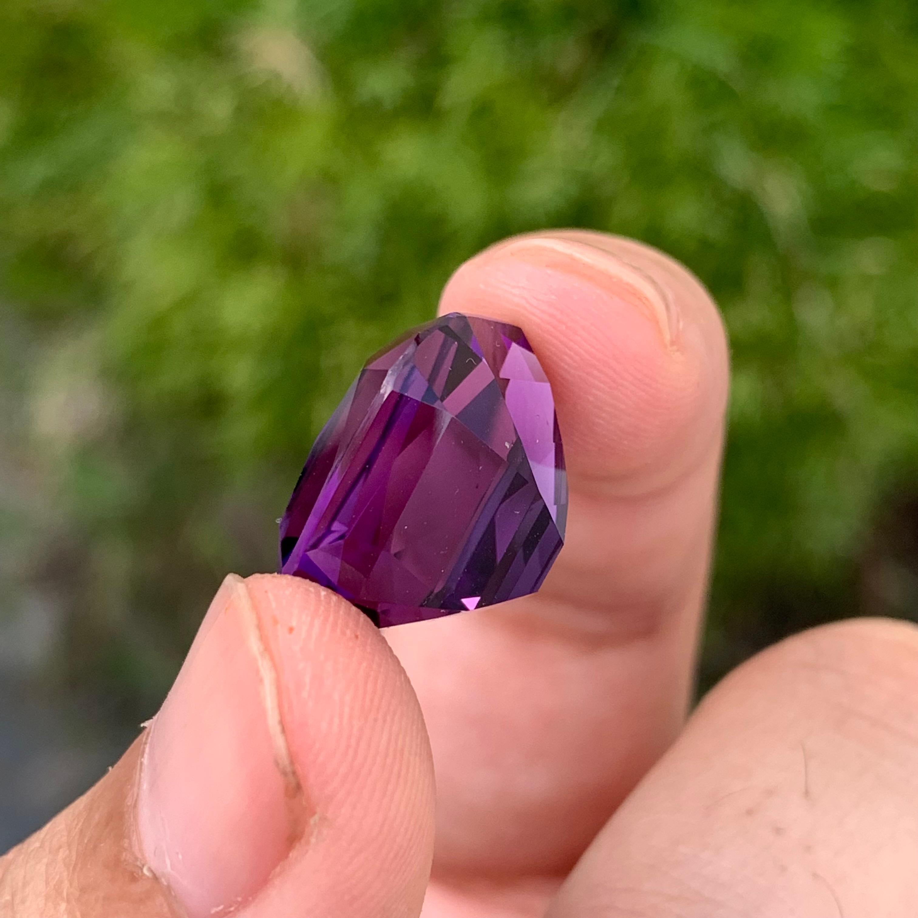 Huge 20.60 Carat Natural Loose Dark Purple Amethyst Cushion Shape Gemstone  For Sale 2