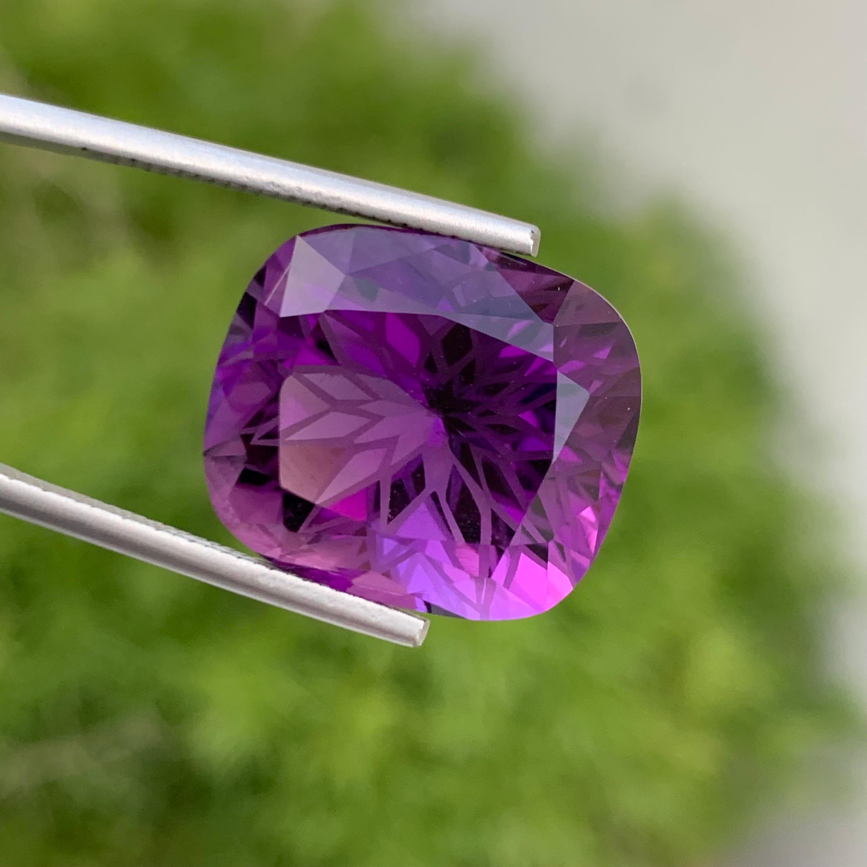 Arts and Crafts Collier de 22,80 carats d'améthystes violettes foncées en vrac  en vente