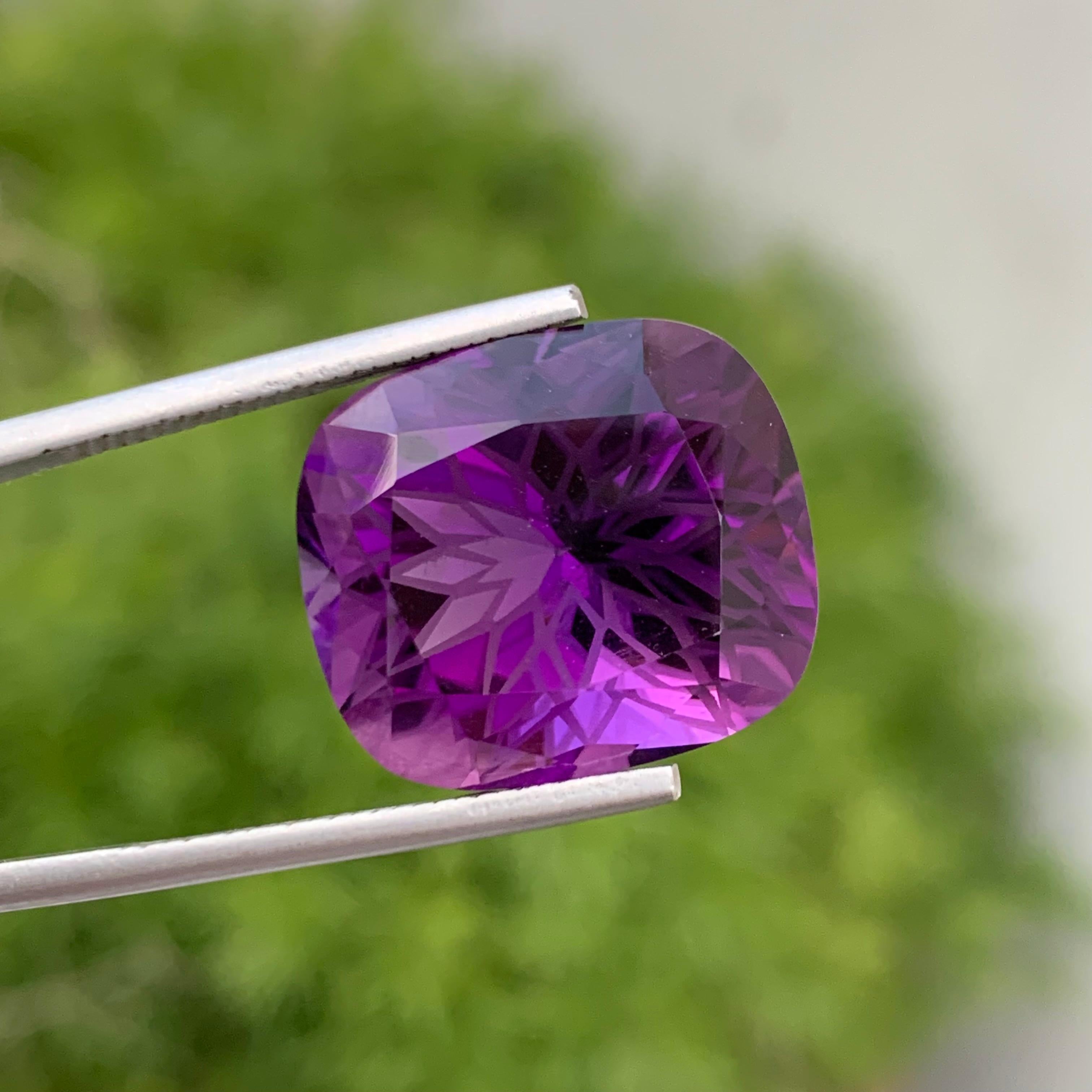Taille coussin Collier de 22,80 carats d'améthystes violettes foncées en vrac  en vente