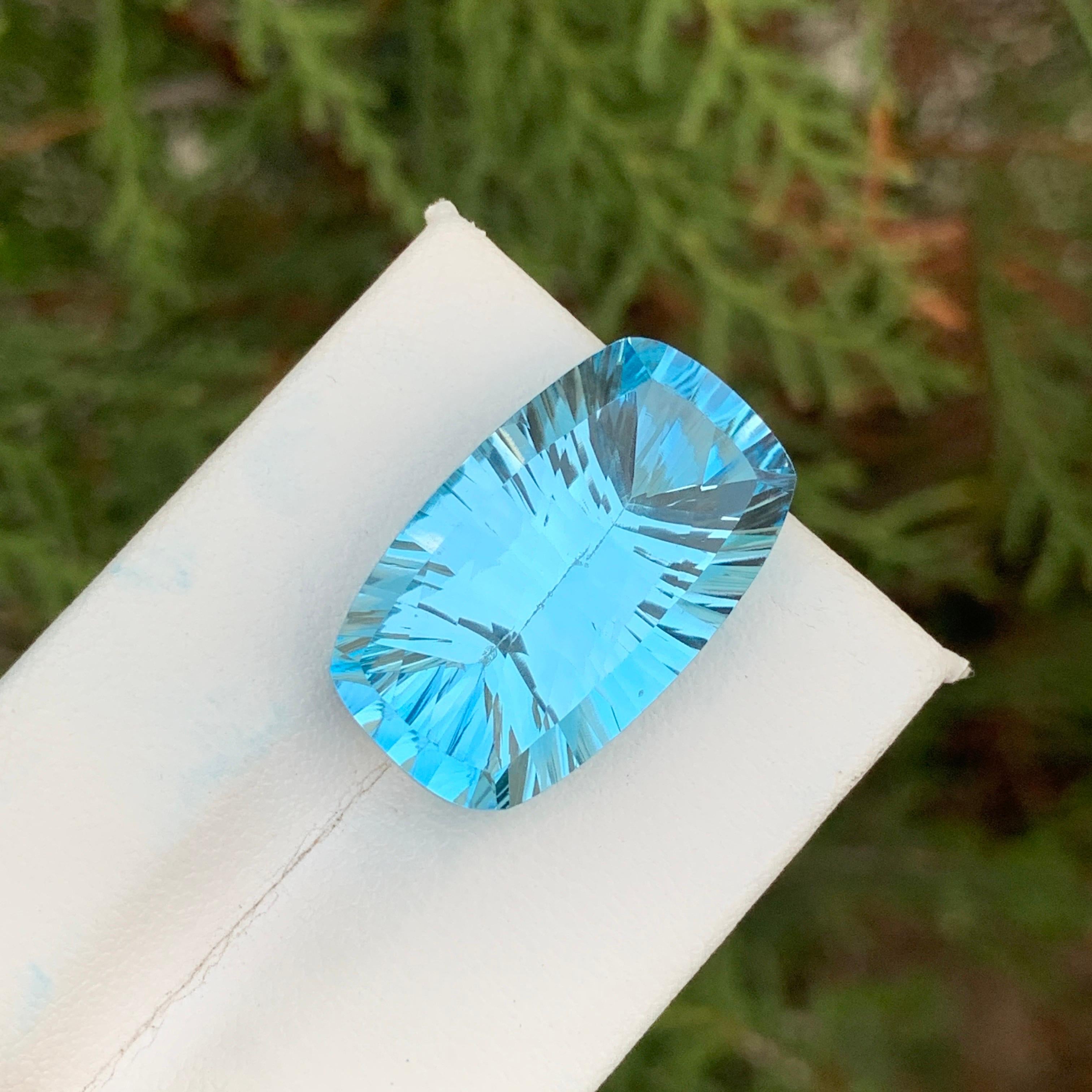 Huge 24.70 Carats Loose Sky Blue Topaz For Necklace Jewellery  For Sale 2