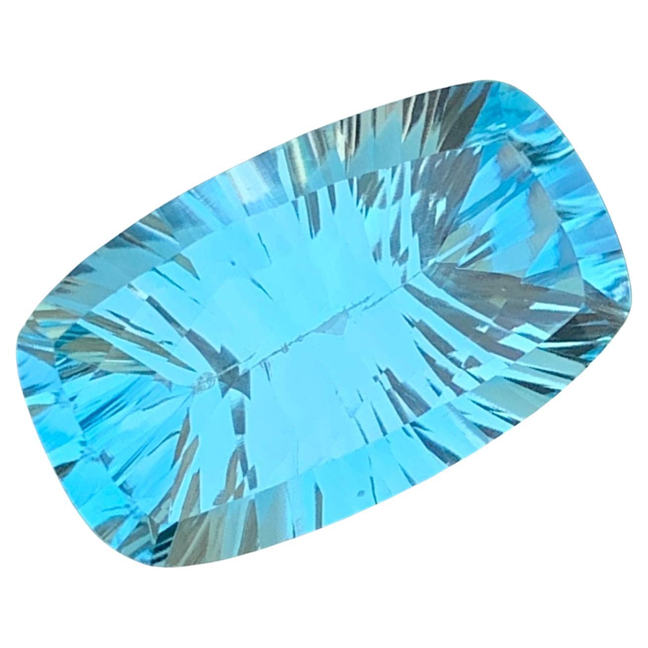 Grande topaze bleu ciel non sertie de 24,70 carats pour collier bijoux  en vente
