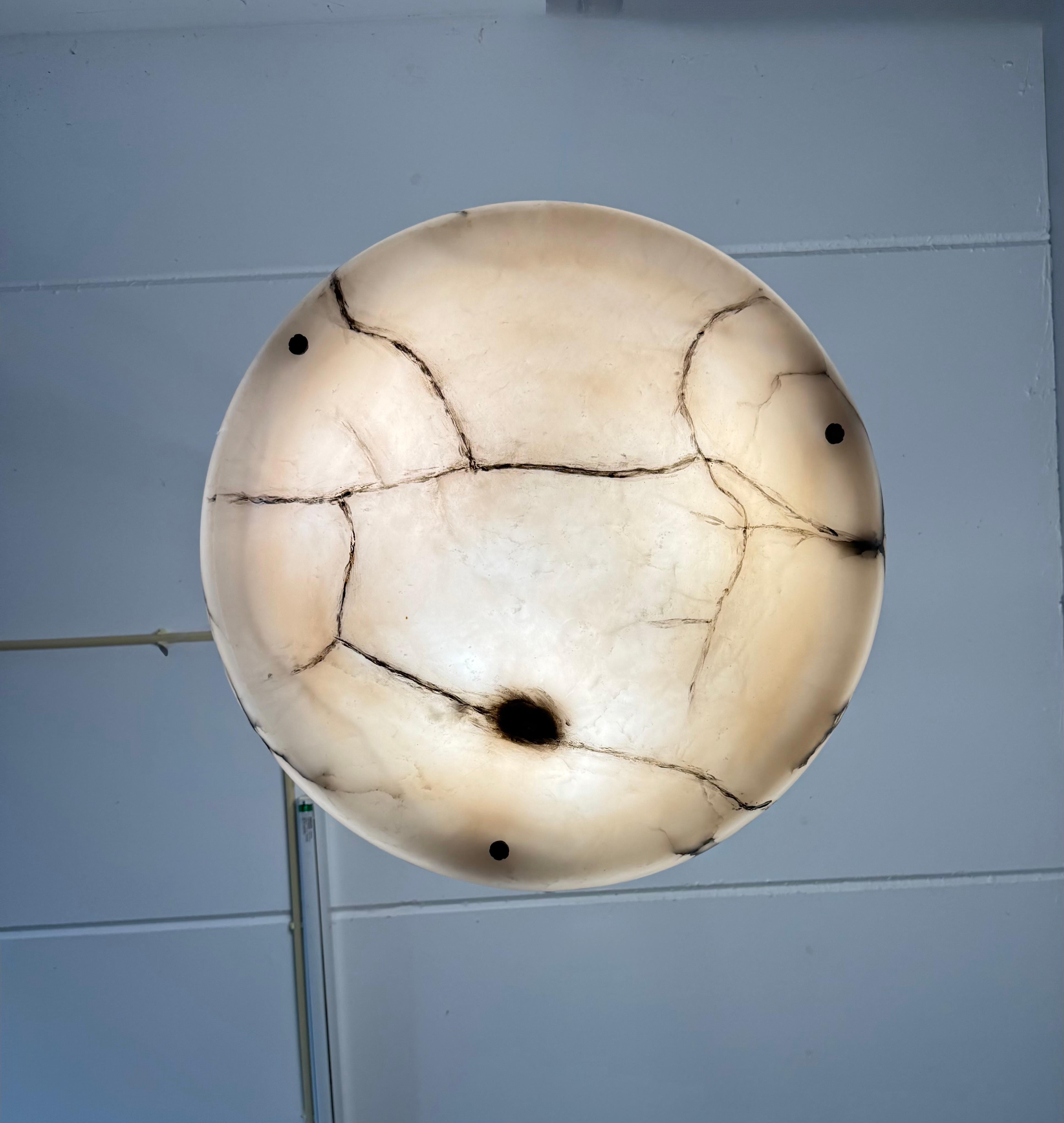 Enorme lampadario a sospensione in alabastro antico da 27