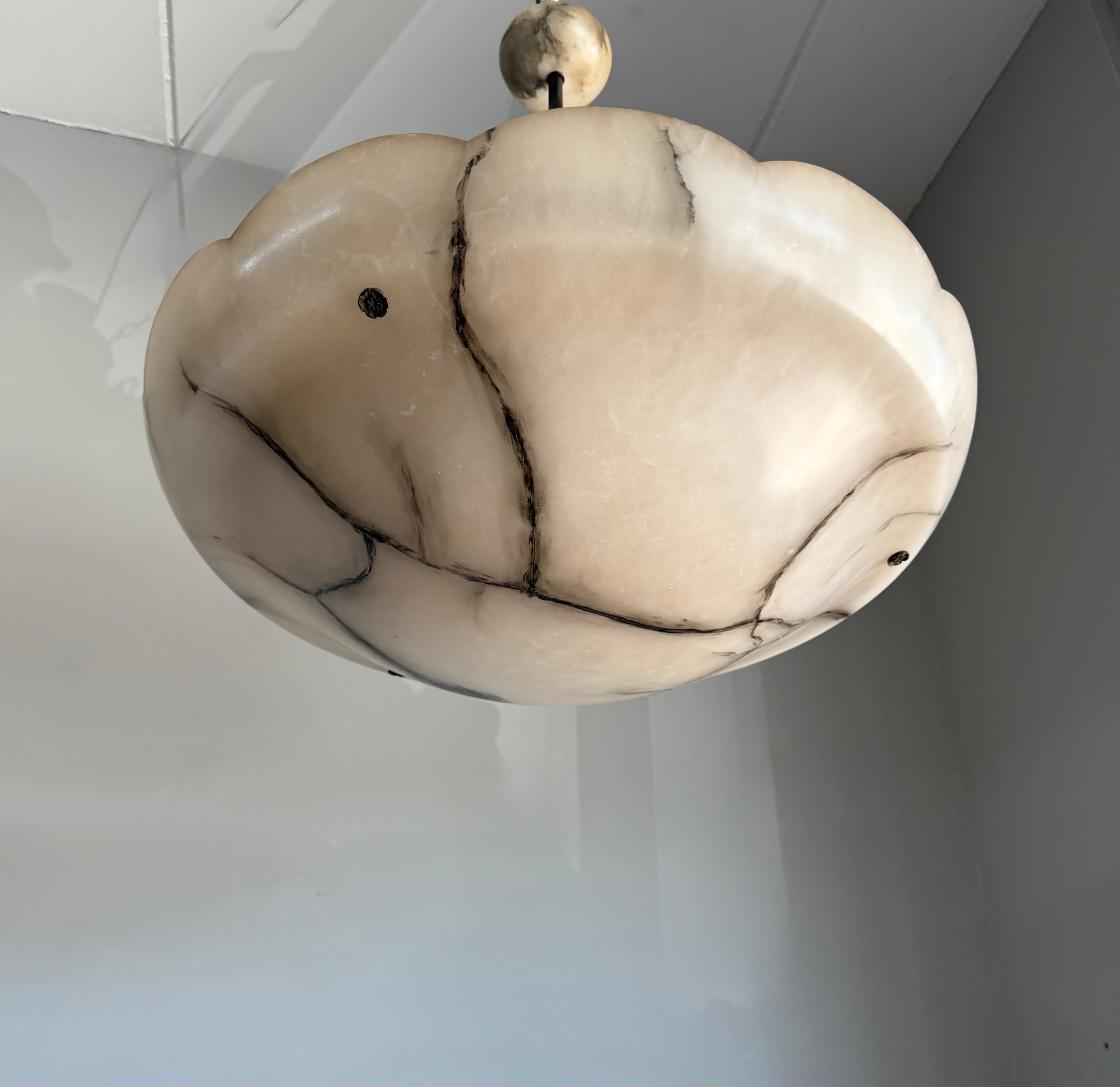 Art Déco Enorme lampadario a sospensione in alabastro antico da 27