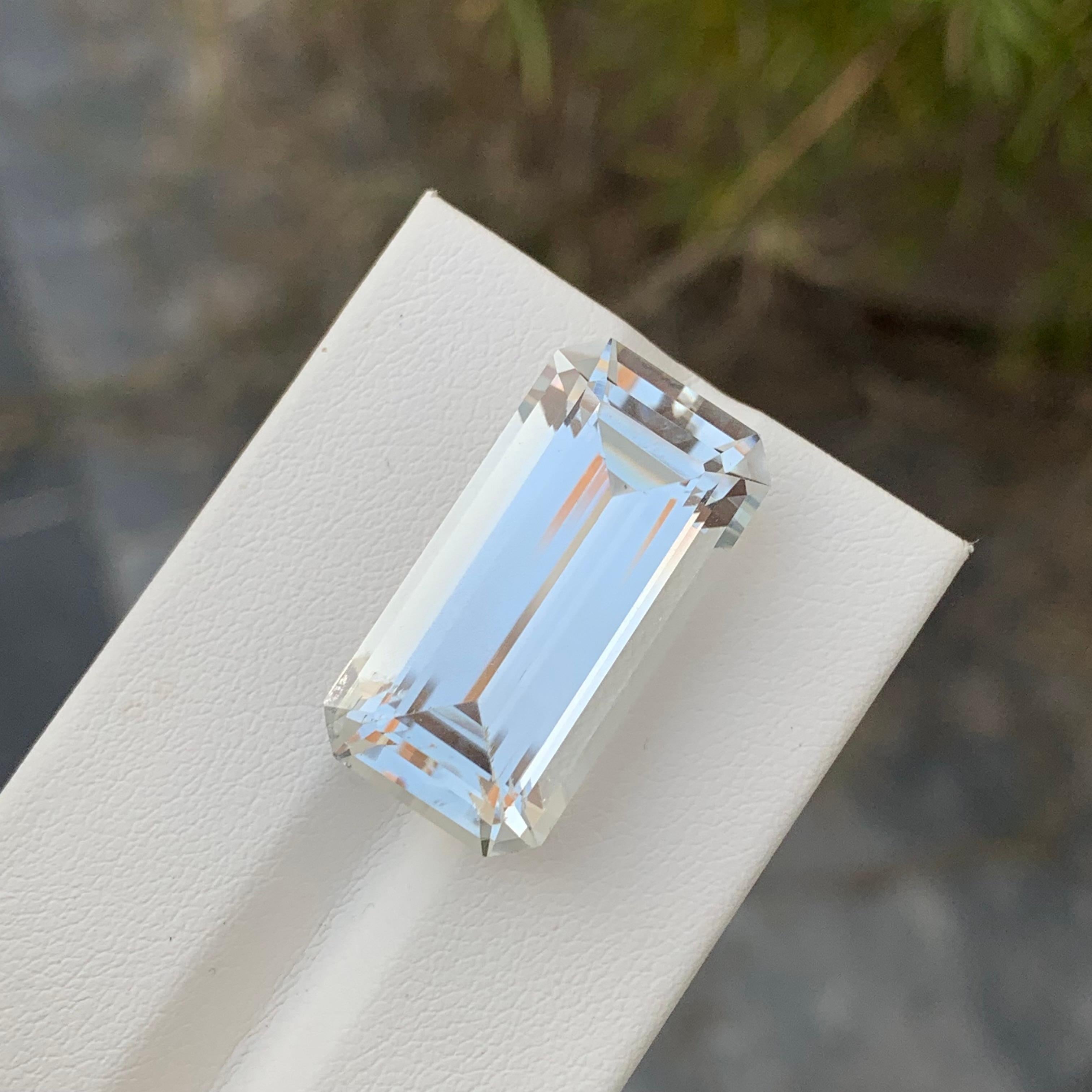 Emerald Cut Huge 27.01 Carat Natural Loose Spodumene Emerald Shape Gem For Necklace  For Sale