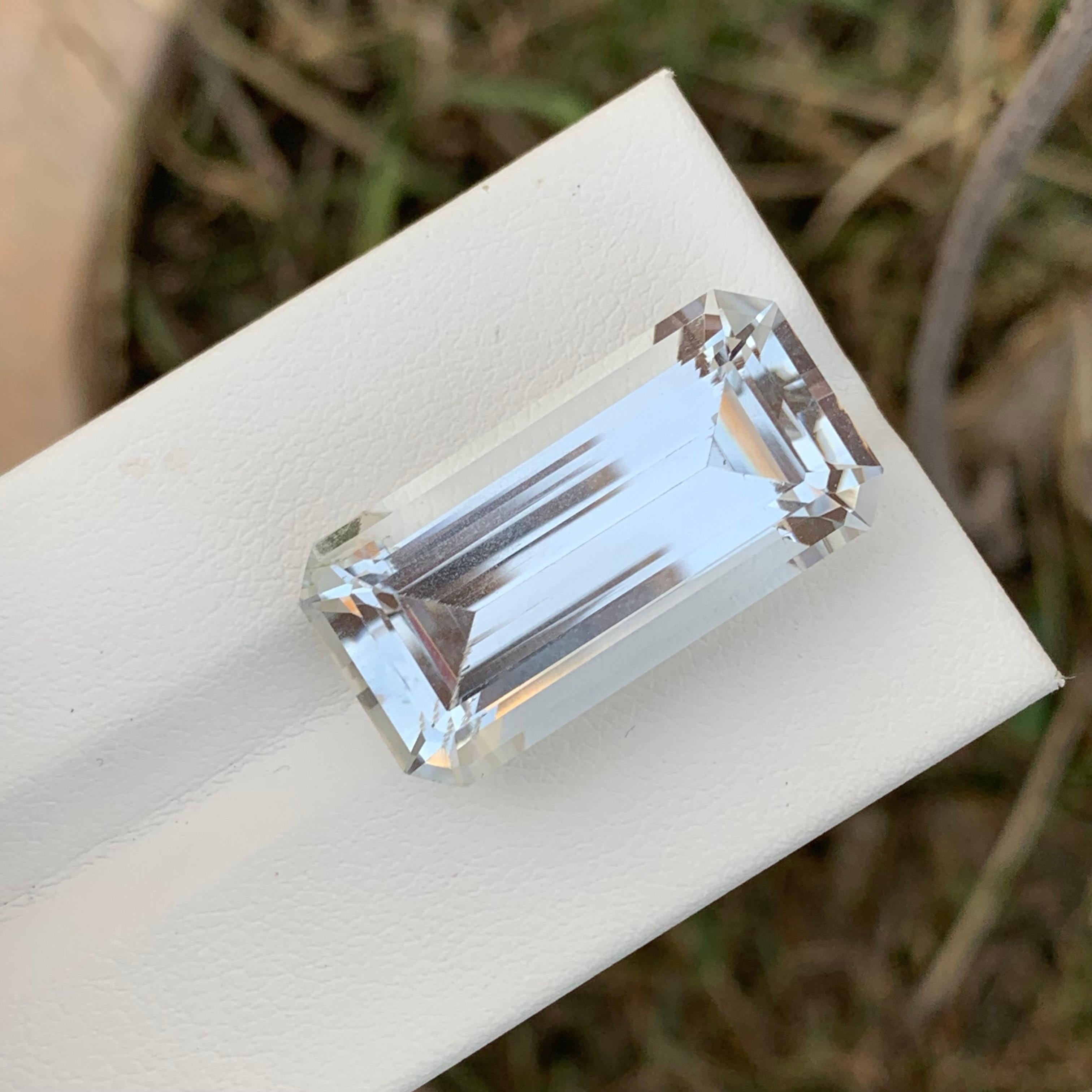 Huge 27.01 Carat Natural Loose Spodumene Emerald Shape Gem For Necklace For Sale 1