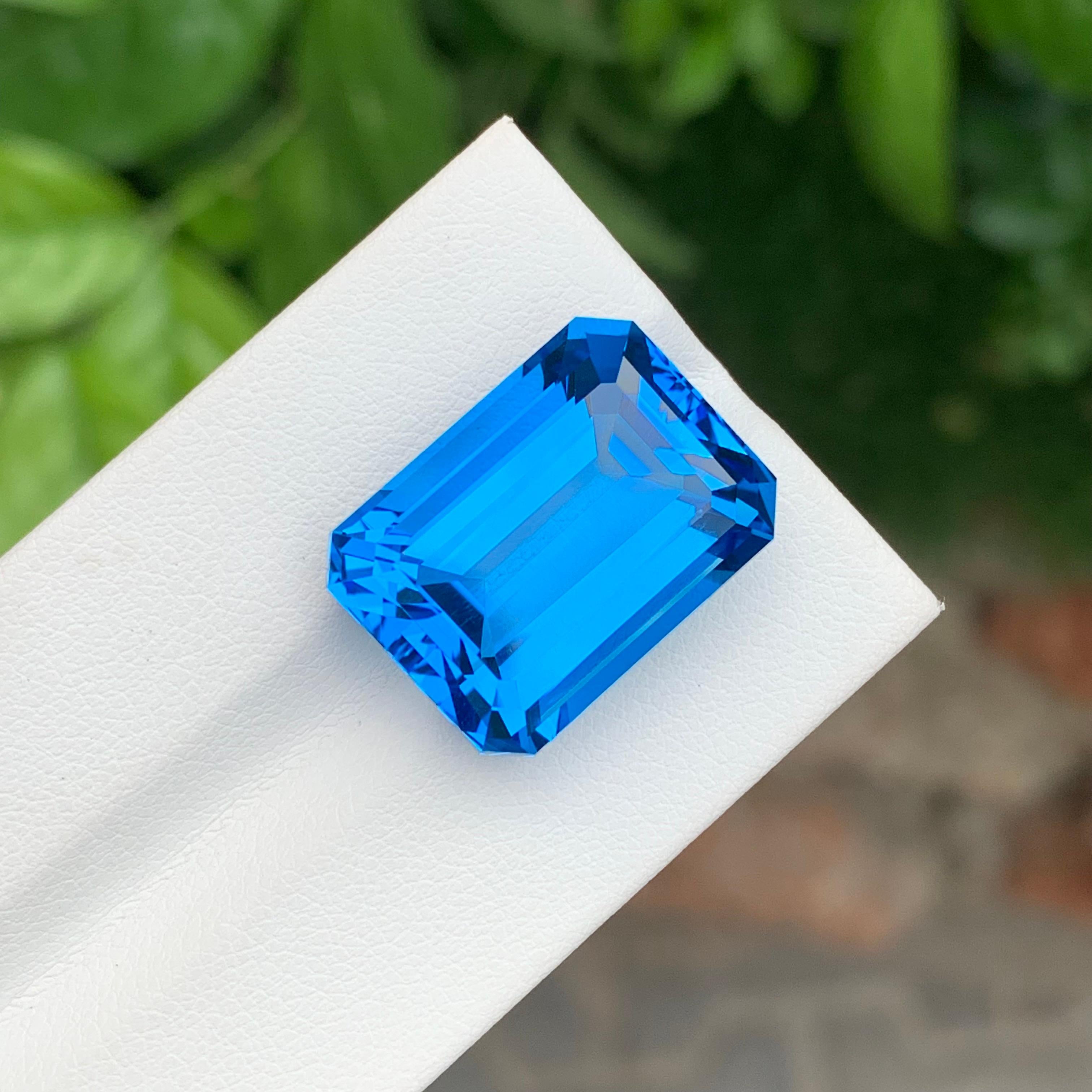 Huge 31.28 Carats Swiss Blue Loose Topaz For Necklace Jewelry In New Condition For Sale In Peshawar, PK