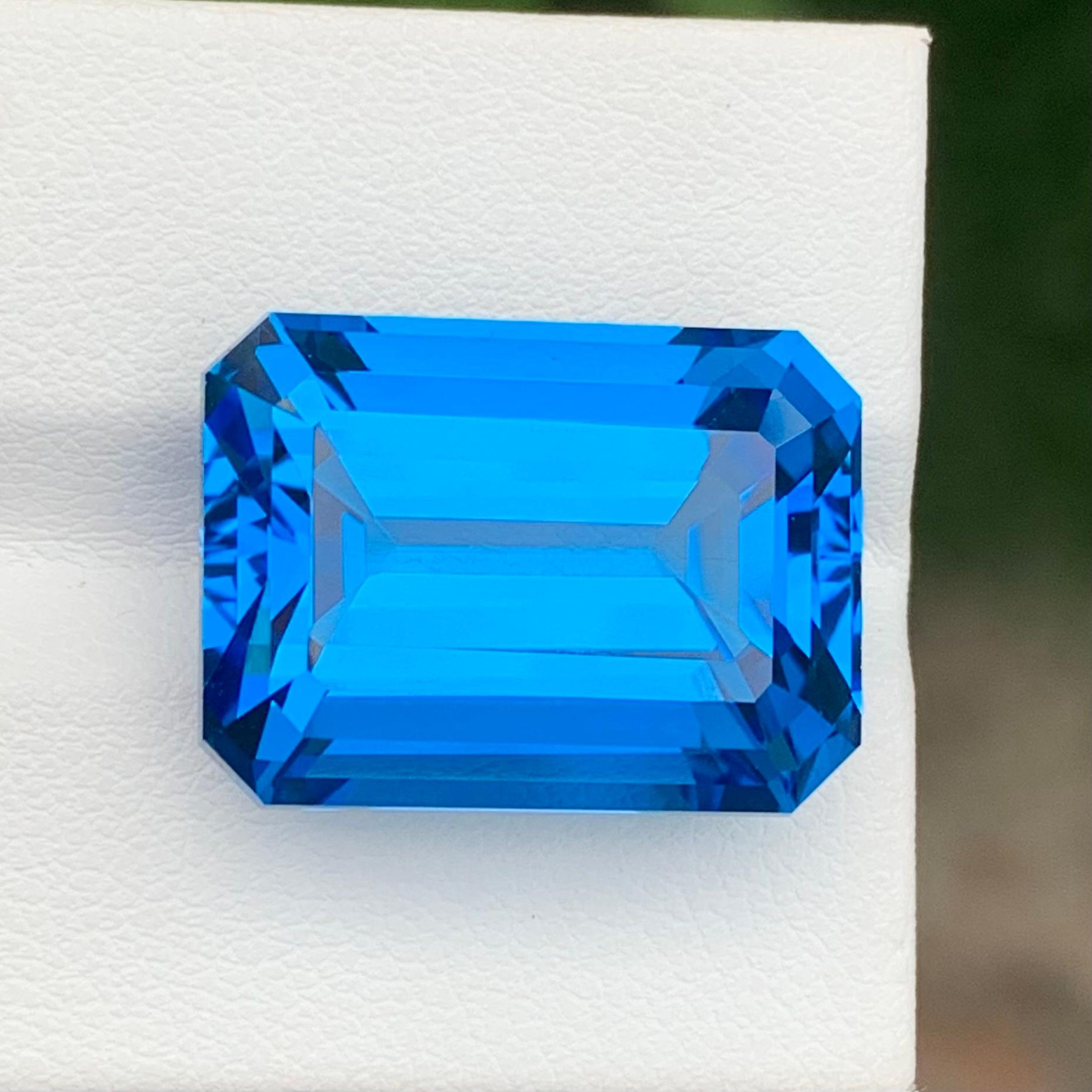 Huge 31.28 Carats Swiss Blue Loose Topaz For Necklace Jewelry For Sale 3