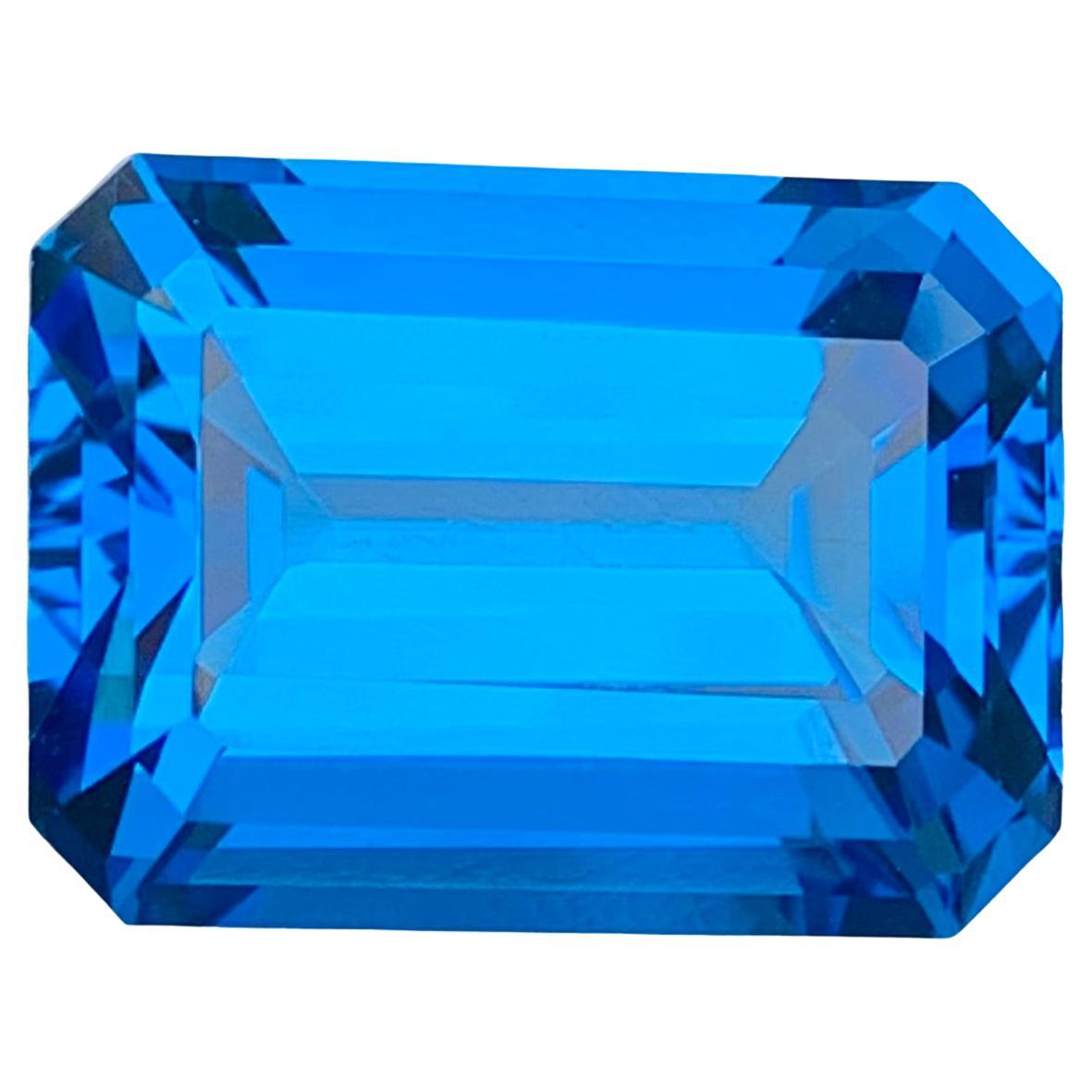 Grande topaze bleue suisse de 31,28 carats pour collier bijoux