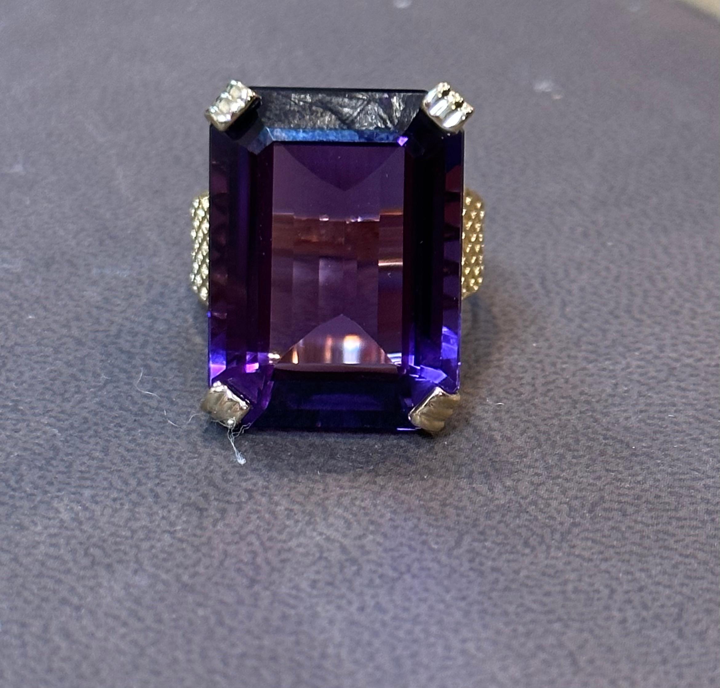 Huge 31.62 Carat Emerald Cut Natural Amethyst Cocktail Ring 18 Kt Yellow Gold For Sale 6