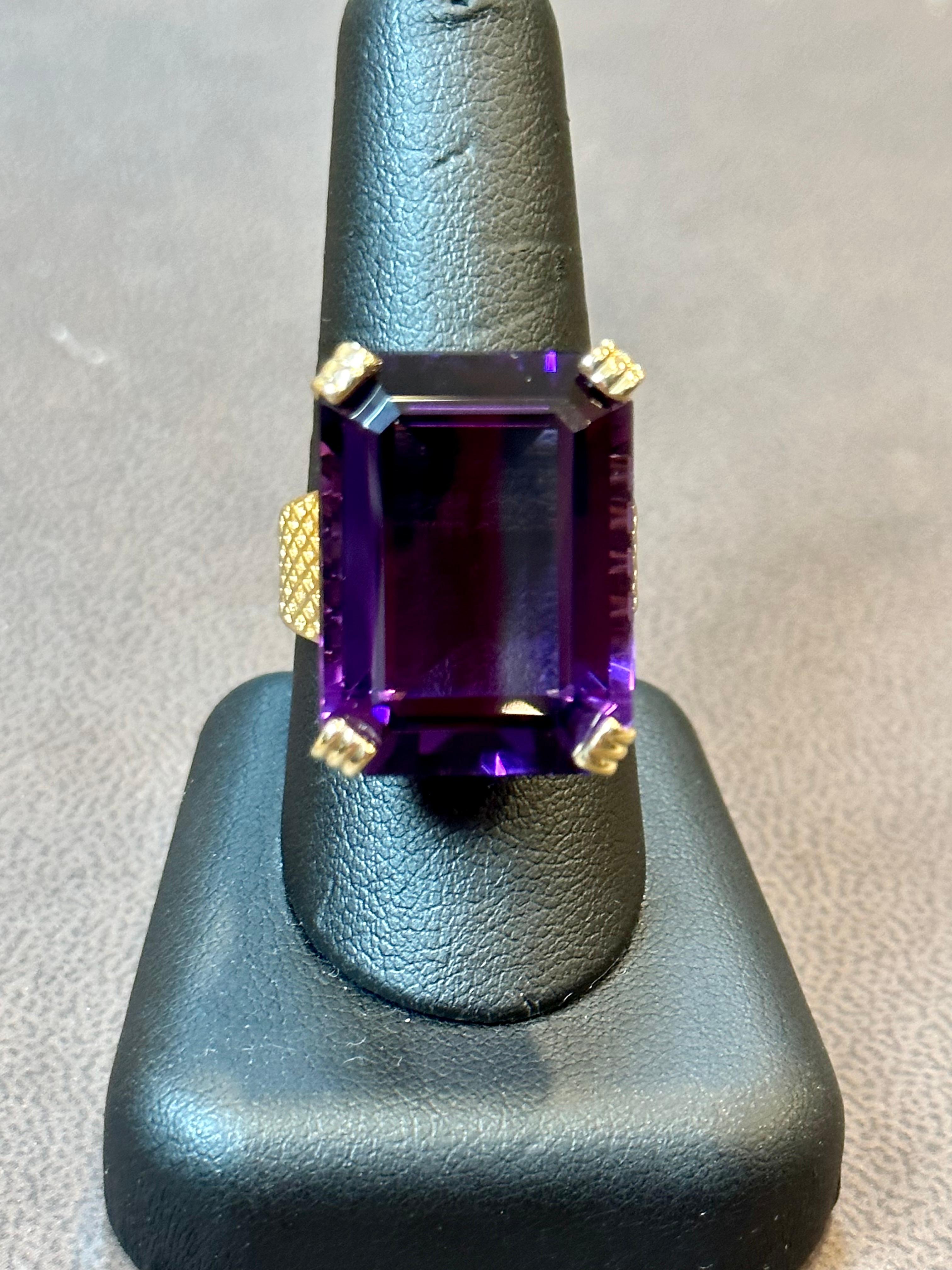 Huge 31.62 Carat Emerald Cut Natural Amethyst Cocktail Ring 18 Kt Yellow Gold For Sale 1