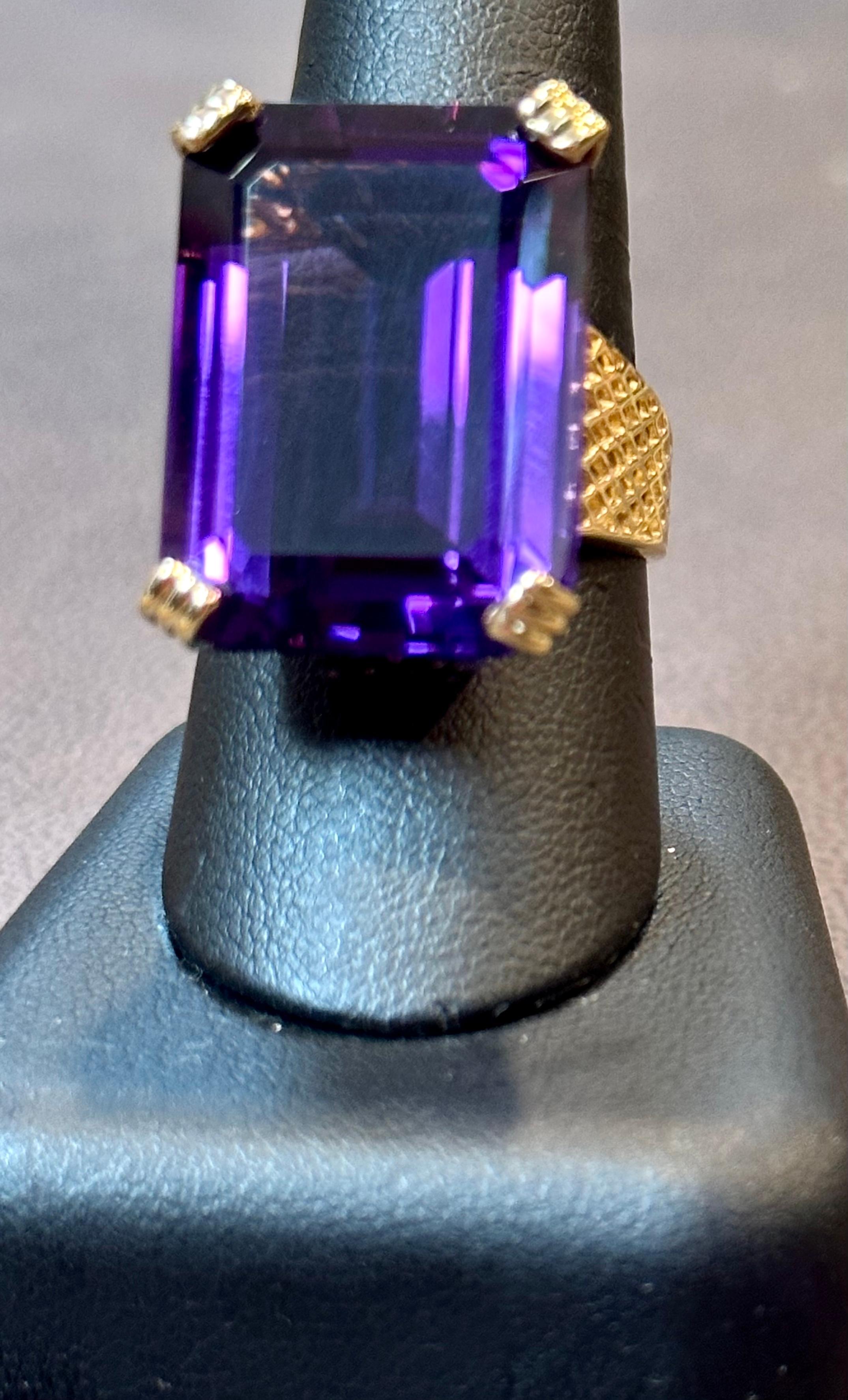 Huge 31.62 Carat Emerald Cut Natural Amethyst Cocktail Ring 18 Kt Yellow Gold For Sale 2