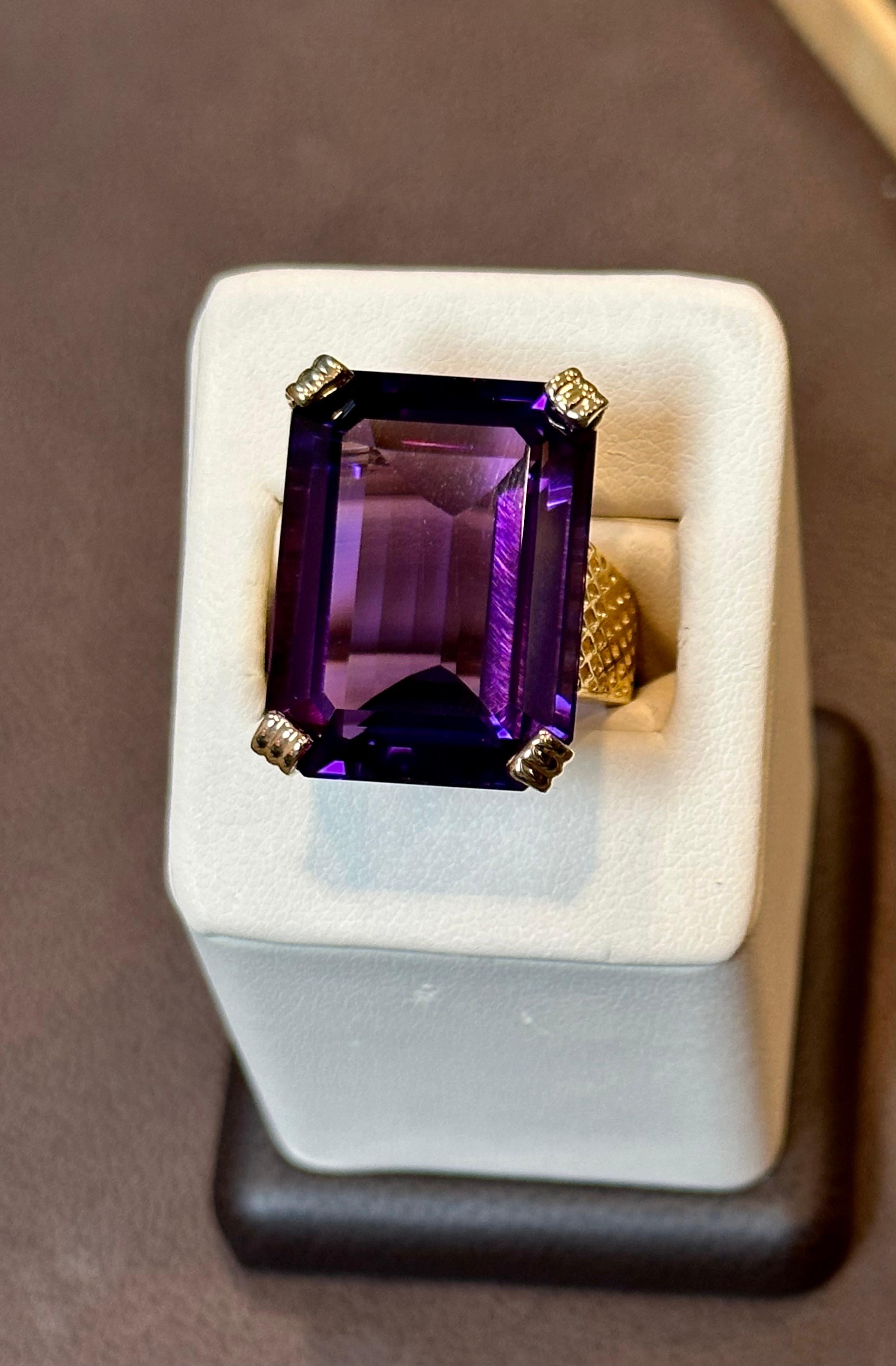 Huge 31.62 Carat Emerald Cut Natural Amethyst Cocktail Ring 18 Kt Yellow Gold For Sale 3