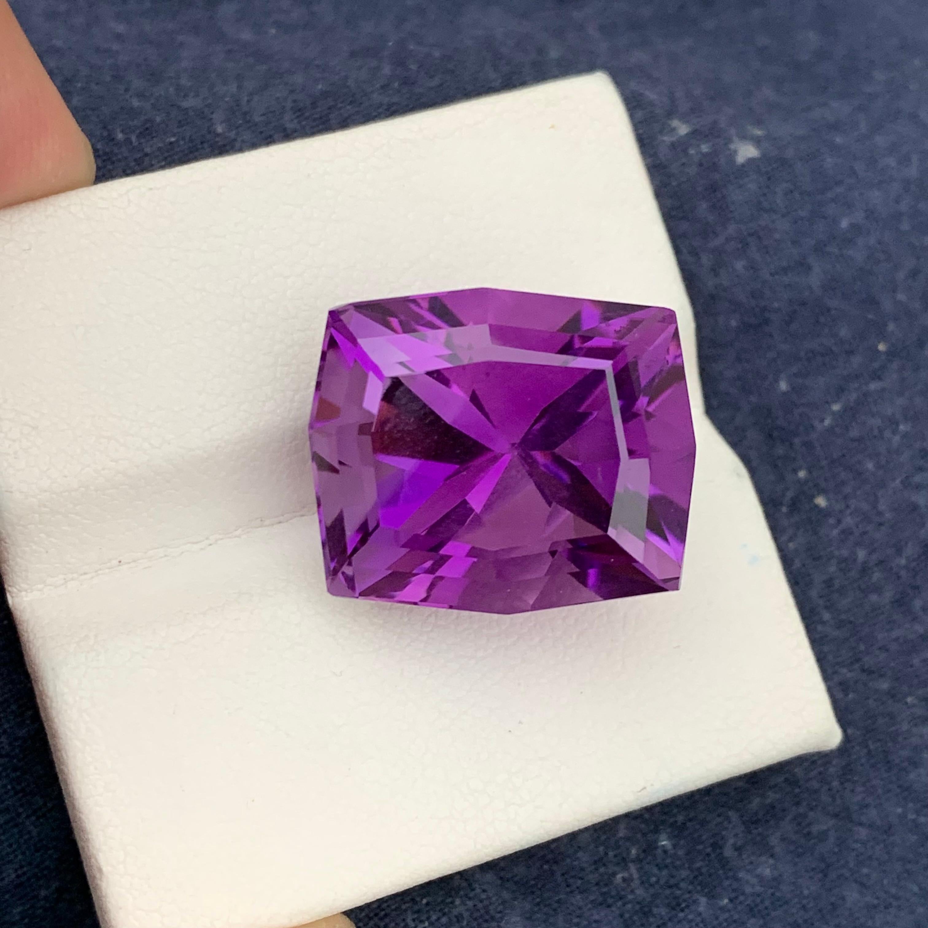 Mouvement esthétique Collier d'améthyste violette en vrac de 33,70 carats Naturel Gemstone  en vente