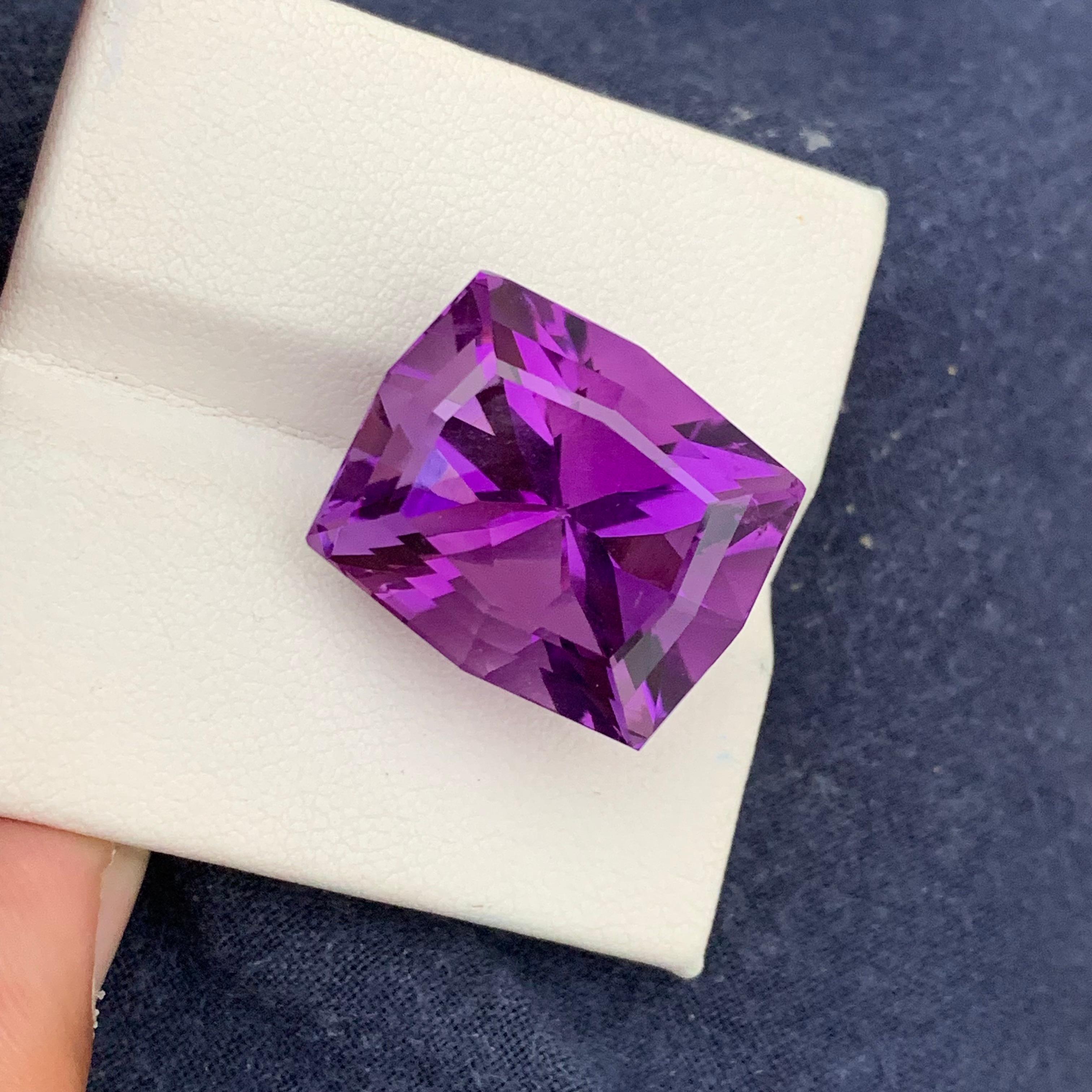 Collier d'améthyste violette en vrac de 33,70 carats Naturel Gemstone  en vente 1