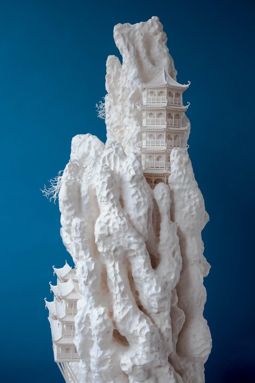 Britannique Grande sculpture en 3D d'une montagne de temple chinoise réalisée en peinture par Secunda (né en 1976) en vente