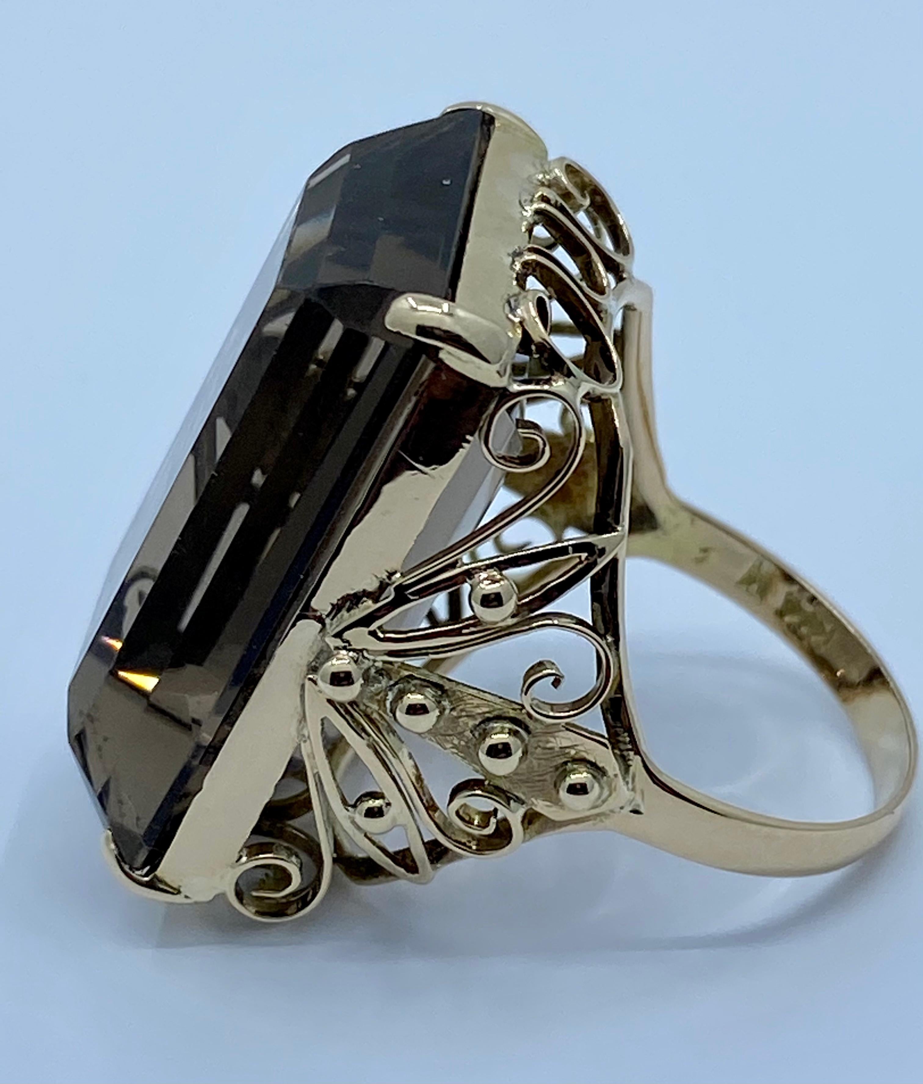 Riesiger 40 Karat Brauner Topas im Smaragdschliff Gelbgold Cocktail-Statement-Ring 1