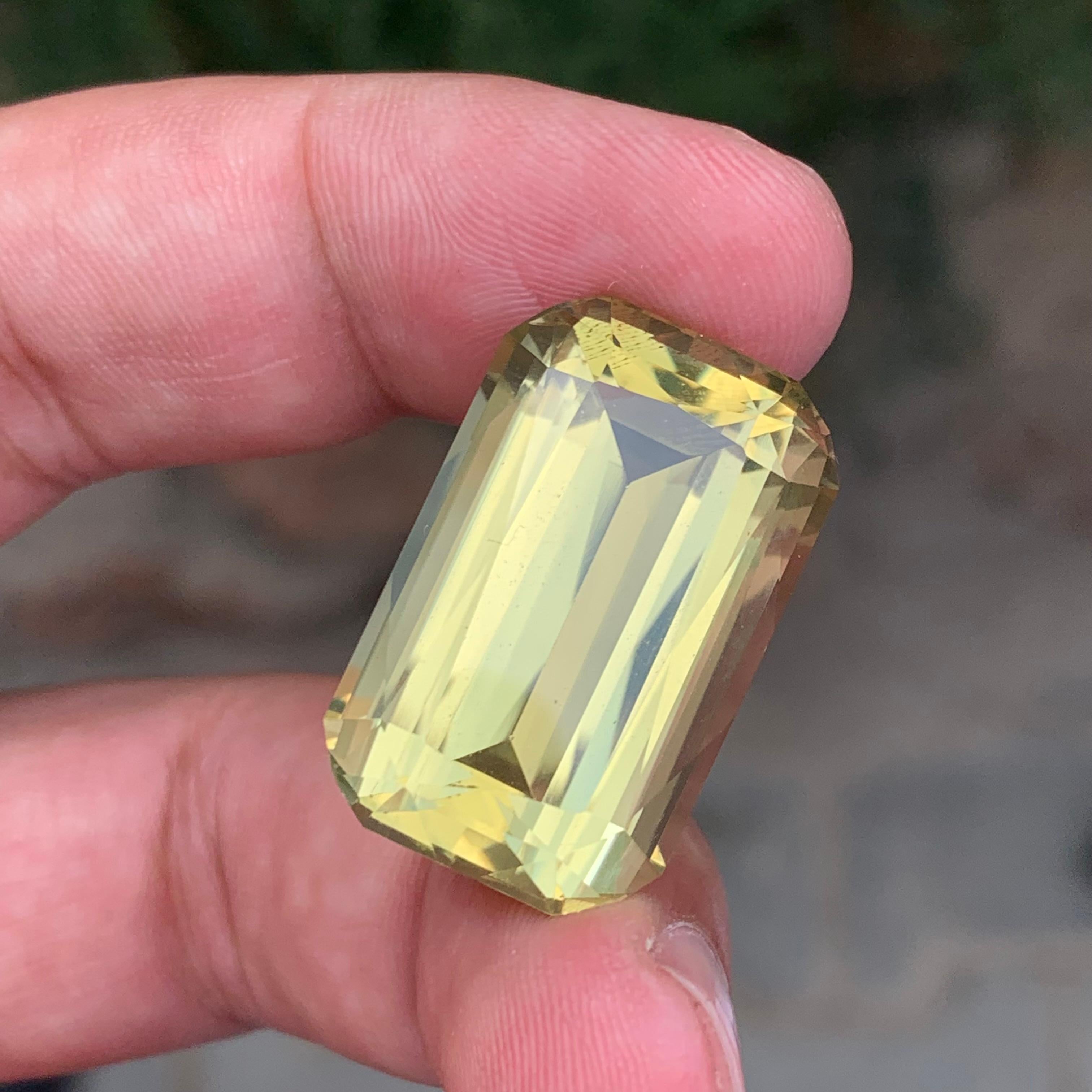 Enorme gemma naturale di quarzo citrino sfuso di 41,85 carati in vendita 3