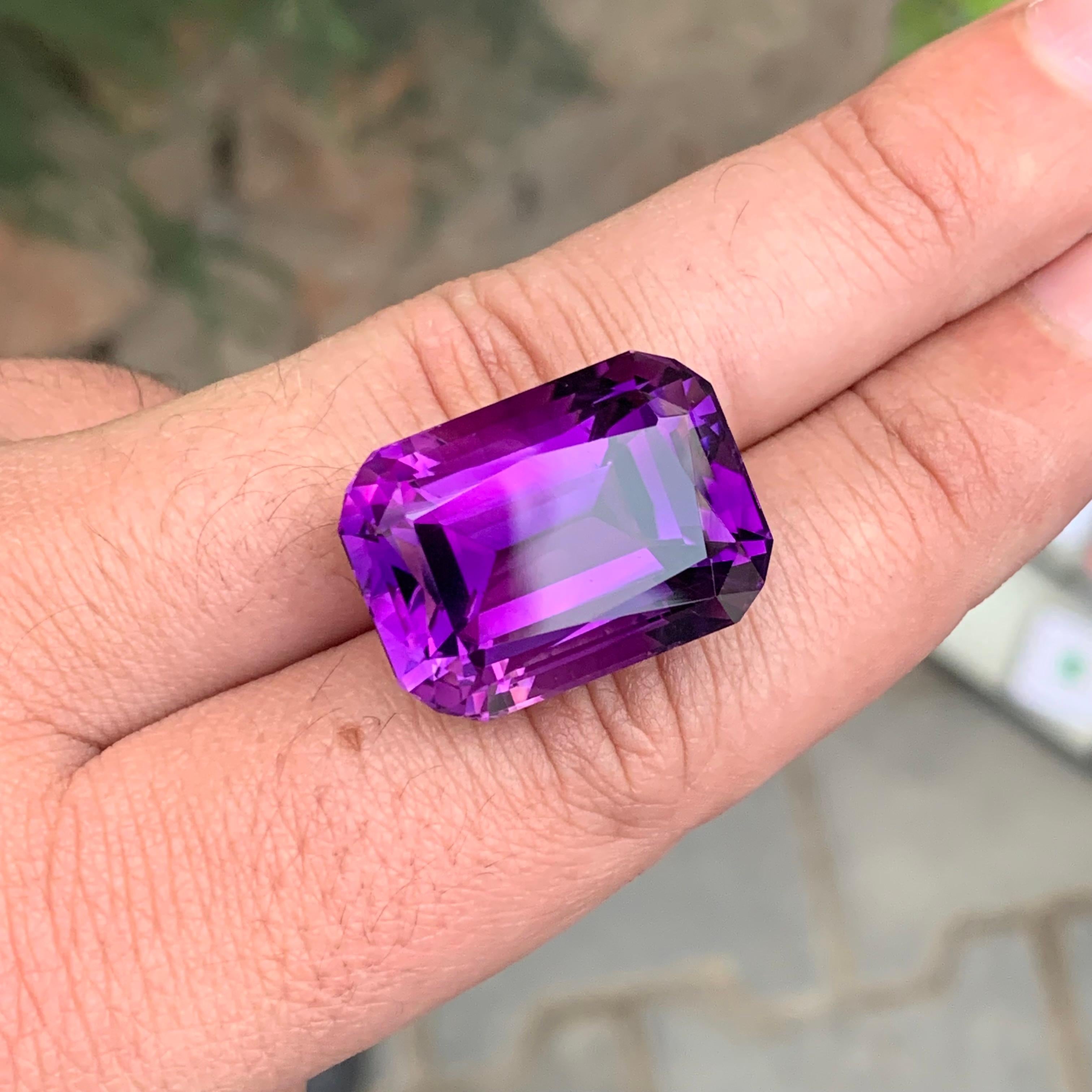 Huge 42.70 Carats Loose Purple Amethyst Gemstone For Sale 4