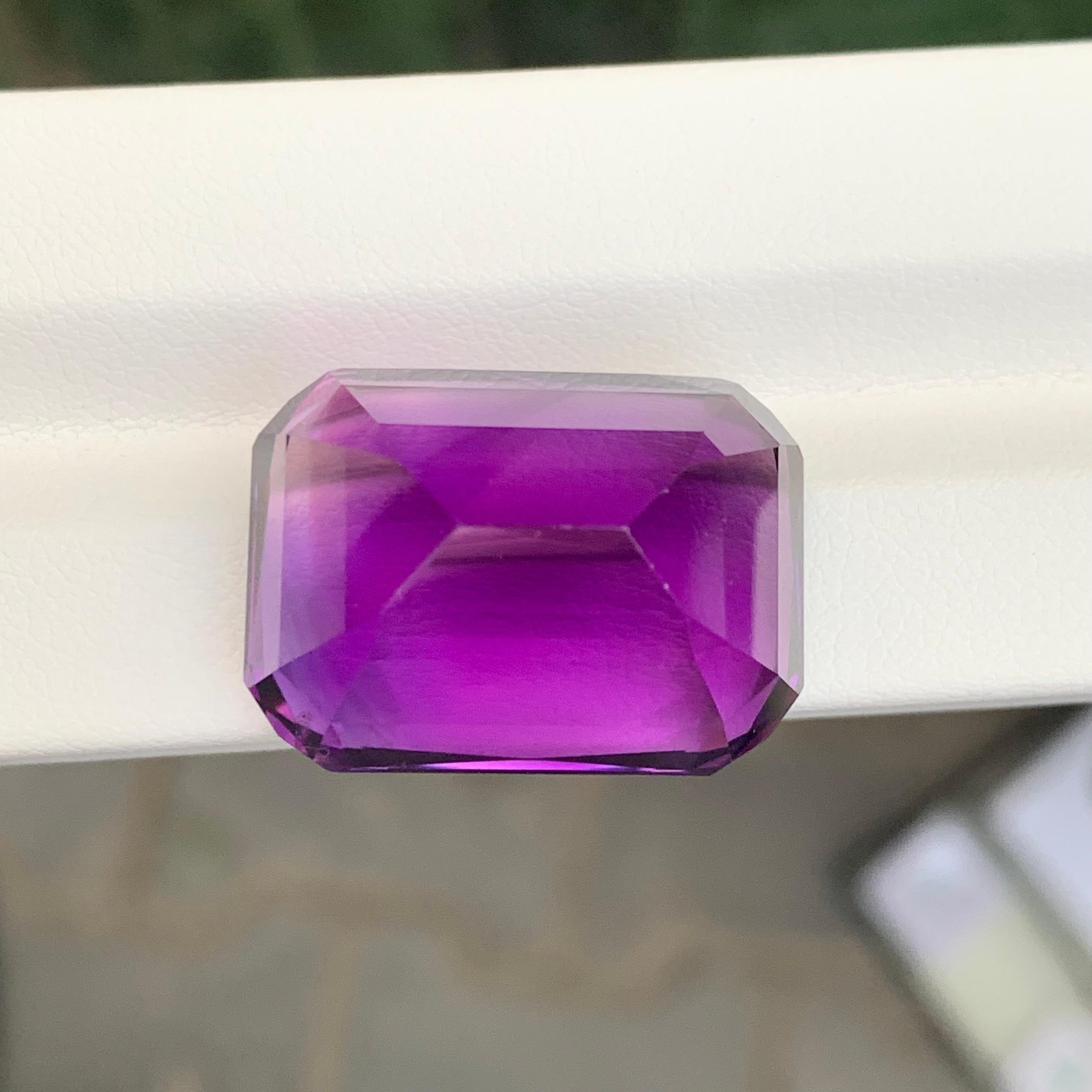 Huge 42.70 Carats Loose Purple Amethyst Gemstone In New Condition For Sale In Brisbane, AU