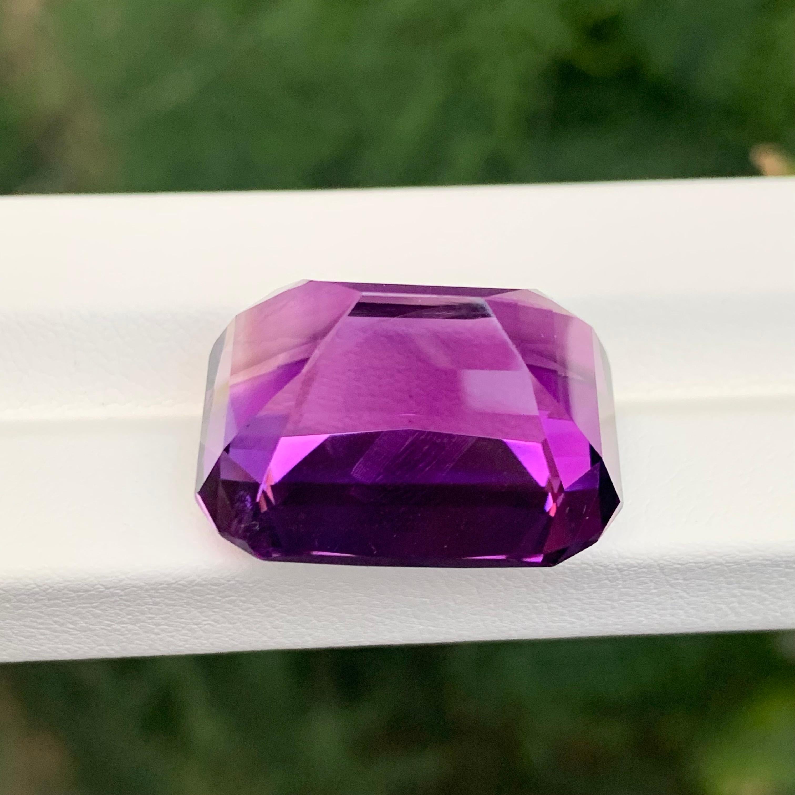 Women's or Men's Huge 42.70 Carats Loose Purple Amethyst Gemstone For Sale