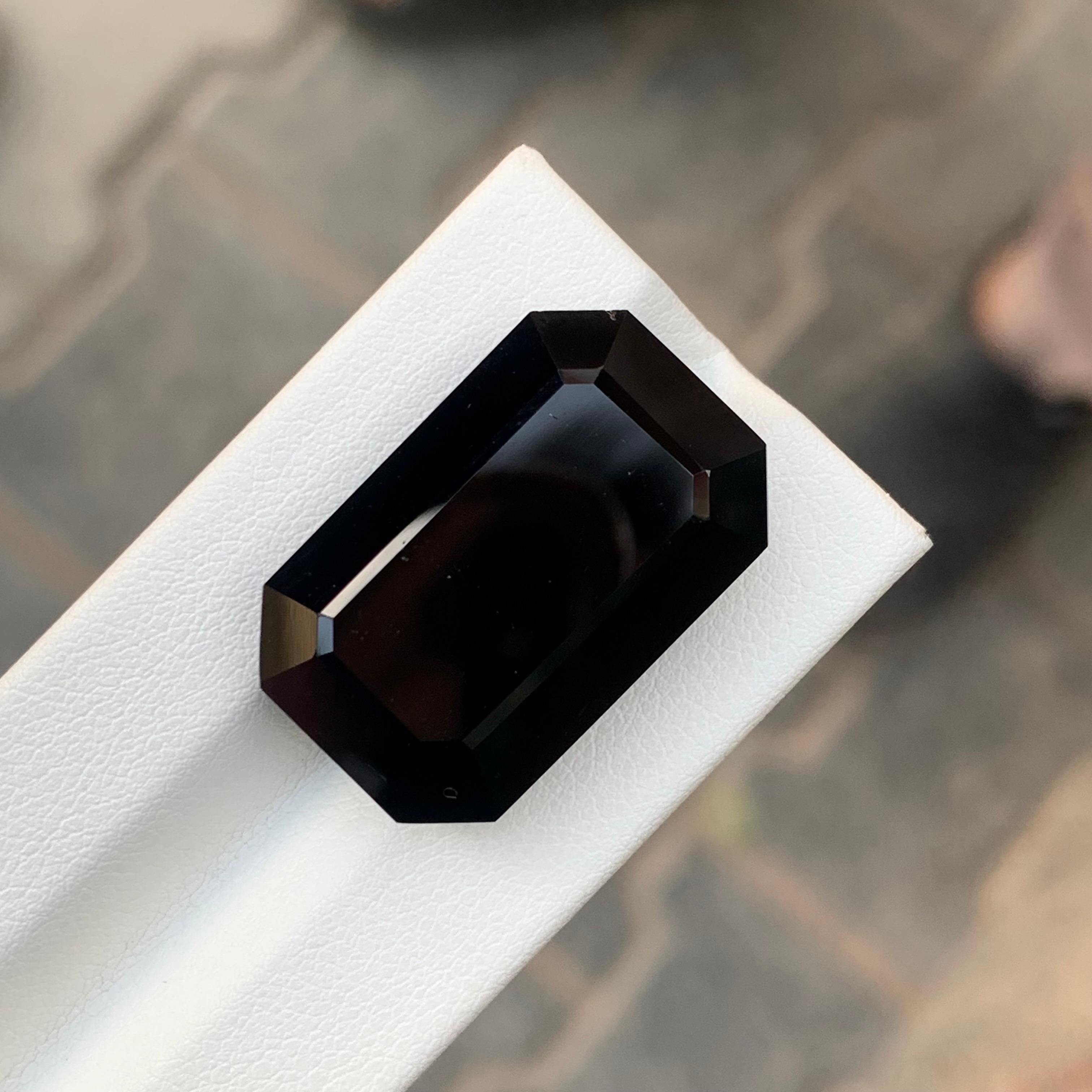 Enorme gemma sfusa di tormalina nera a forma di smeraldo da 43,30 carati in vendita 5